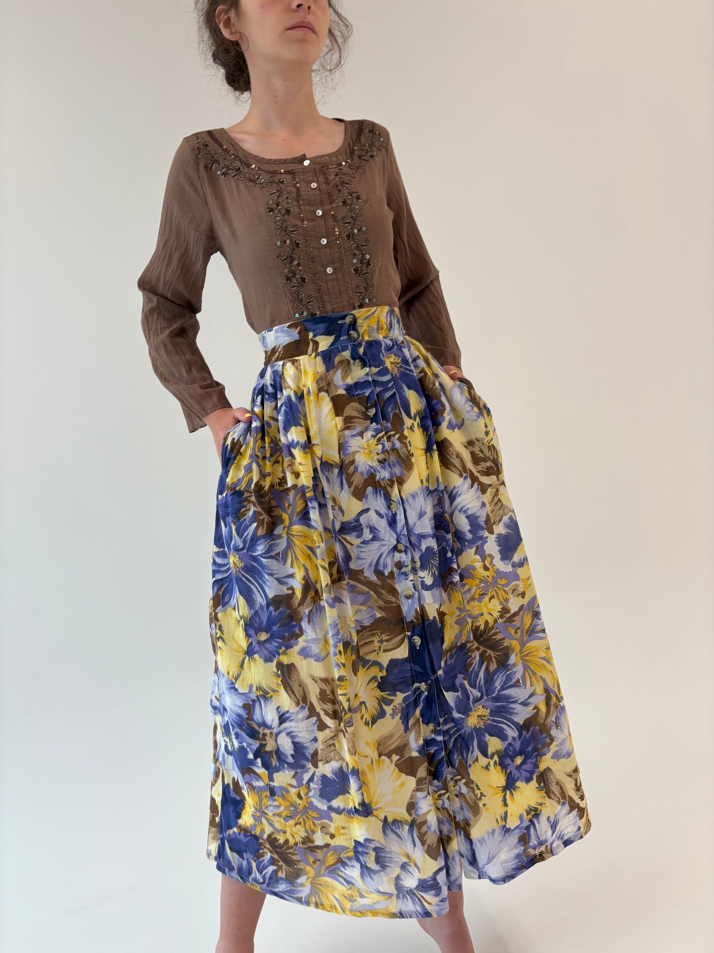 Fustă vintage excepțională cu print superb floral și interior din pânză de in