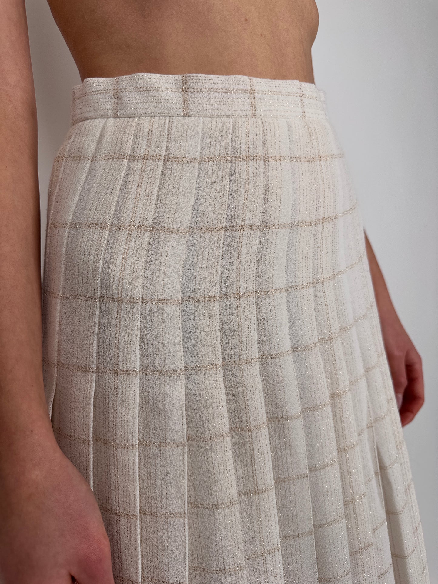 Fustă plisată linen nude cu inserții fine aurii din lana extrafina