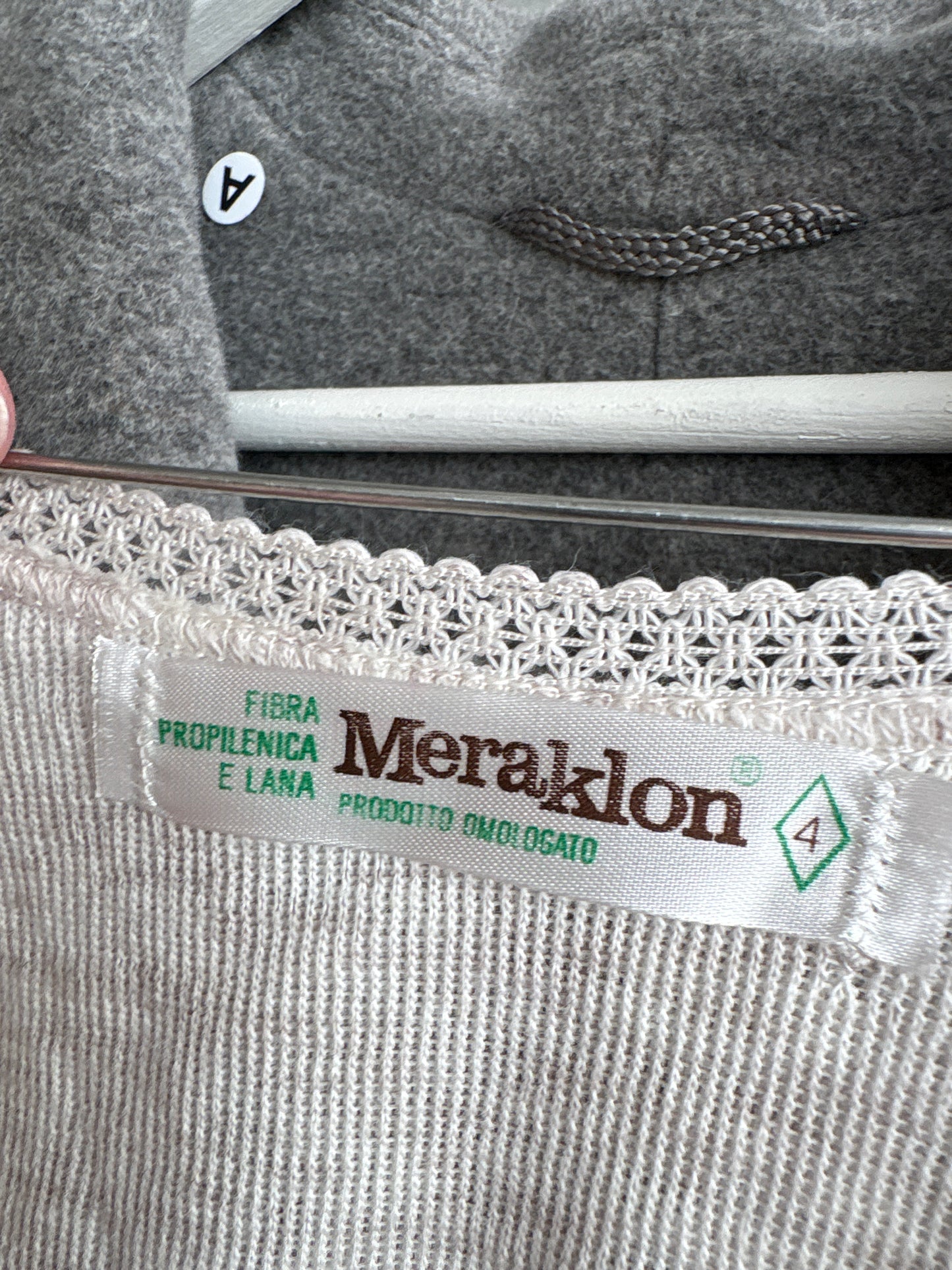 Rochie mini cambrata din lana extrafina irestringibila italiană