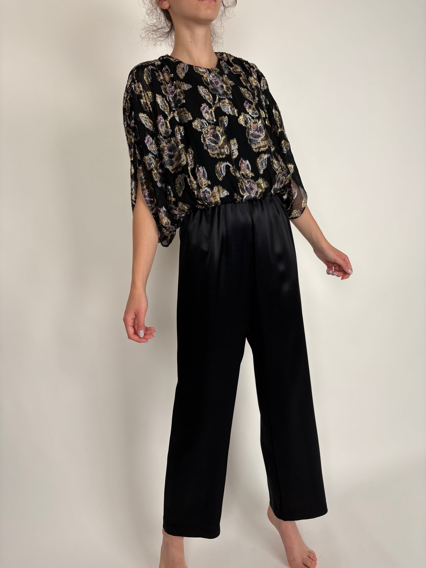 Salopetă vintage neagră tip capa și pantaloni spre palazzo