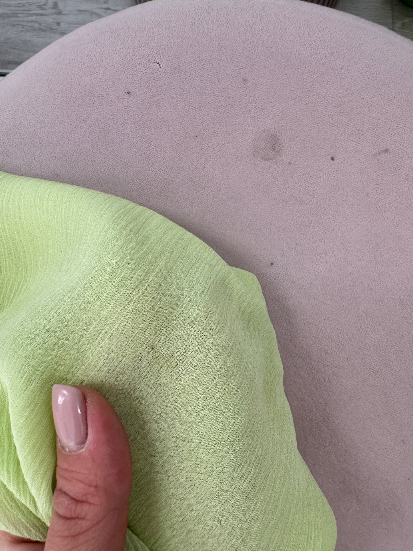 Eșarfă tea green din creppe de mătase naturală mată