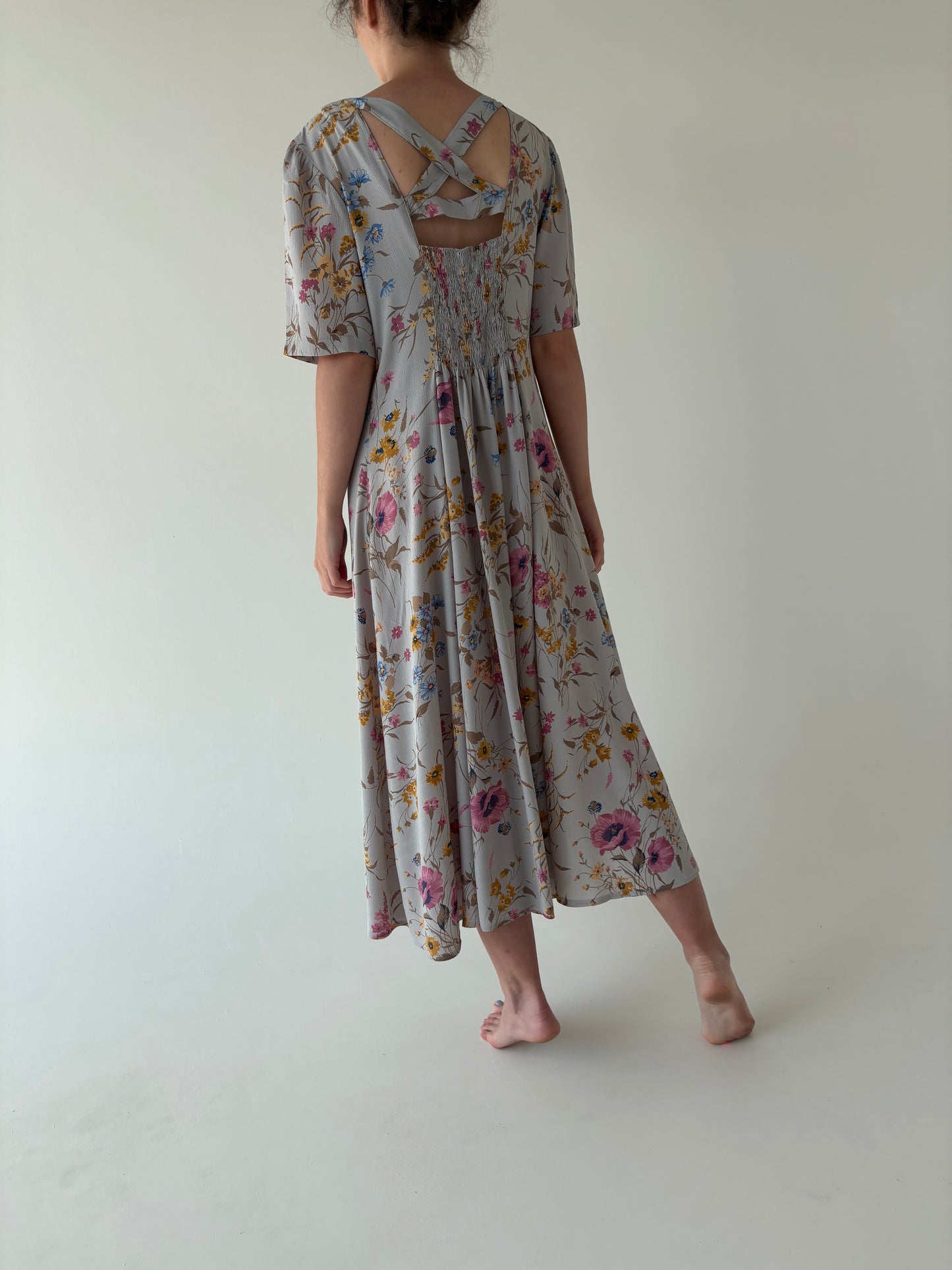 Rochie vintage maxi baby blue cu decupaj la spate și talie marcată