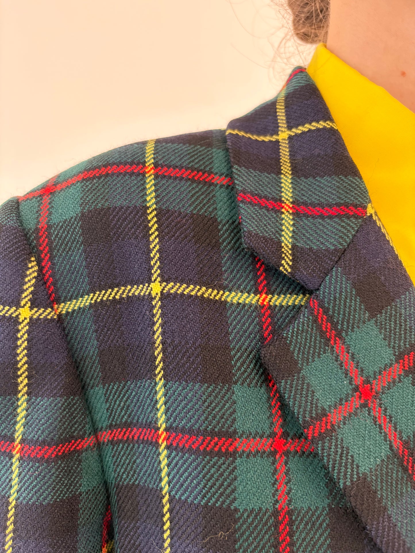 Sacou italian din Tartan gros de lana pura certificată ușor cambrat