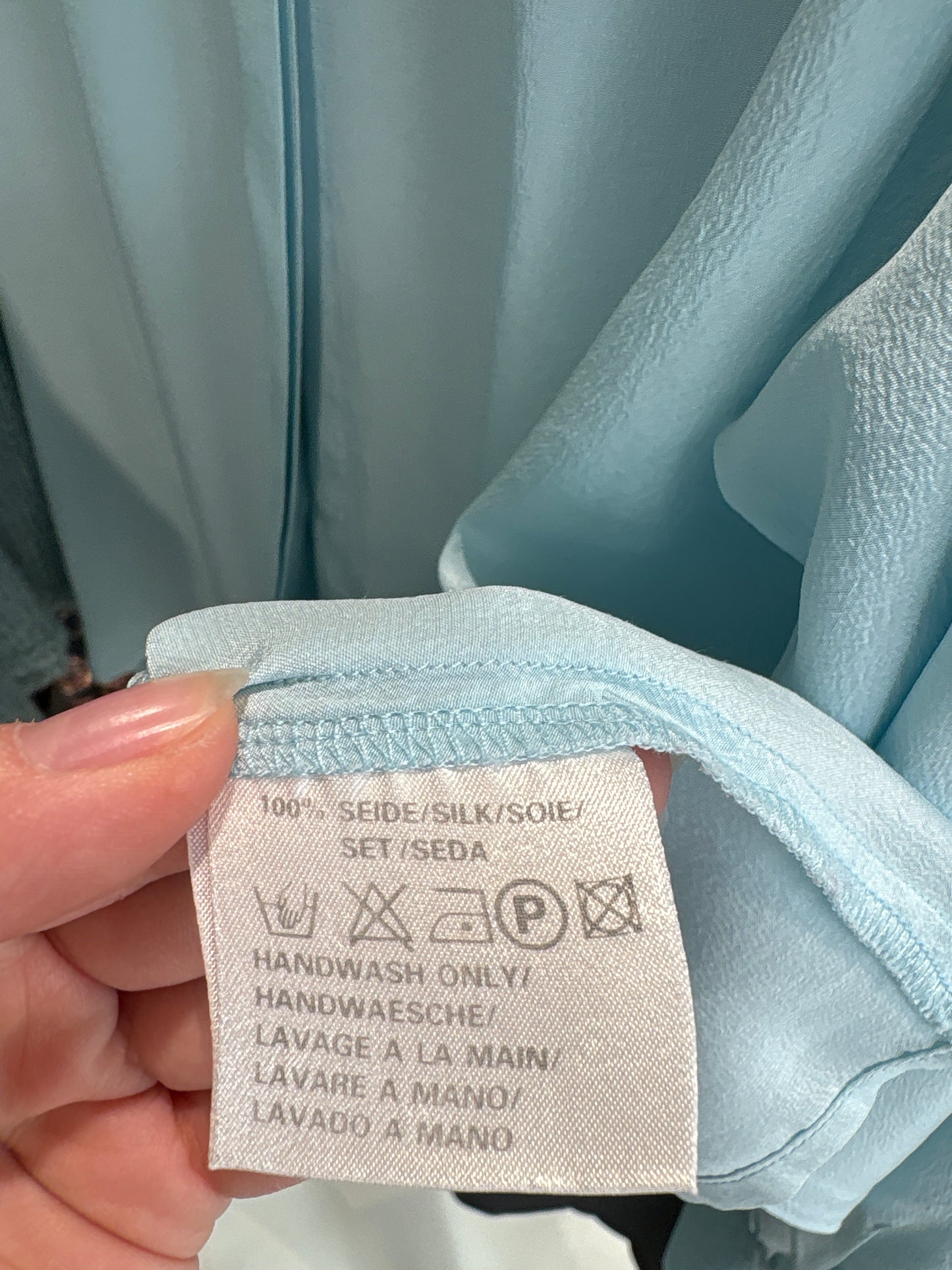 Cămașa baby blue în croi amplu din lana extrafina