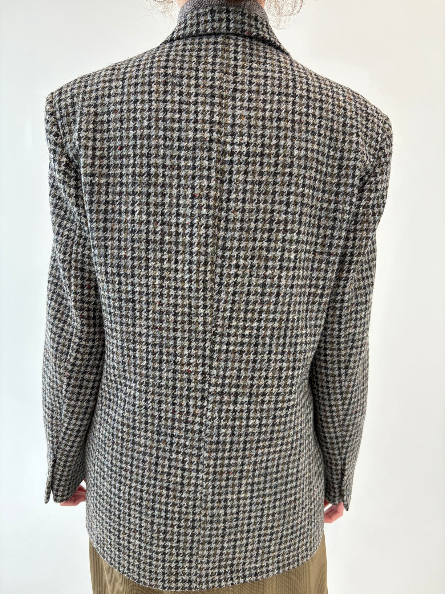 Sacou din tweed de lana plină extrafina pied de coq în culori neutre