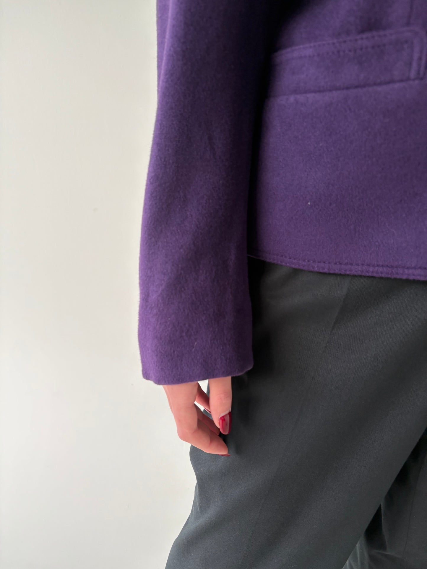 Sacou de brand luxury Delmod din boiled wool în croi ușor cambrat