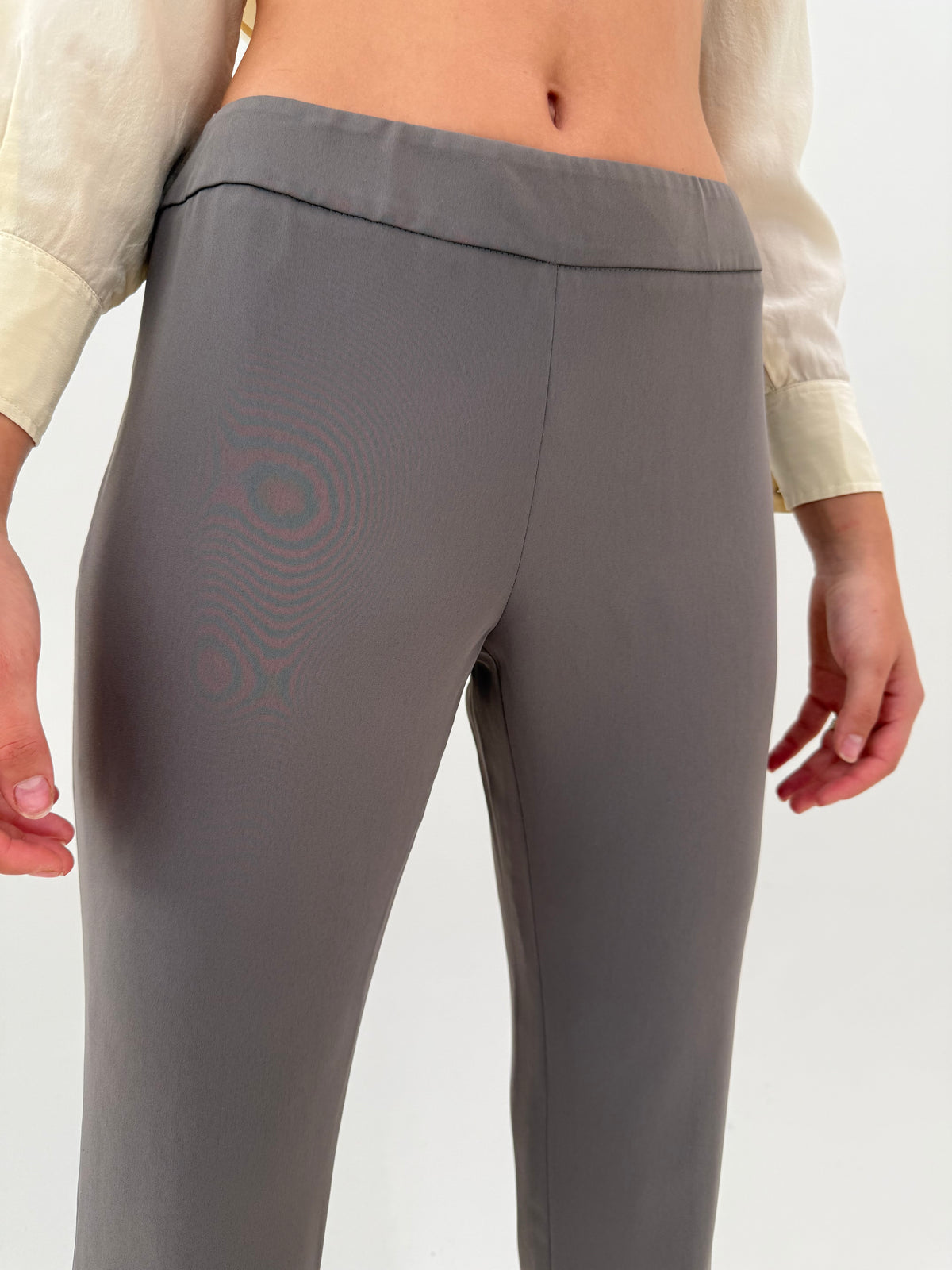 Pantaloni business taupe de brand luxury italian D.Exterior din vascoza groasă