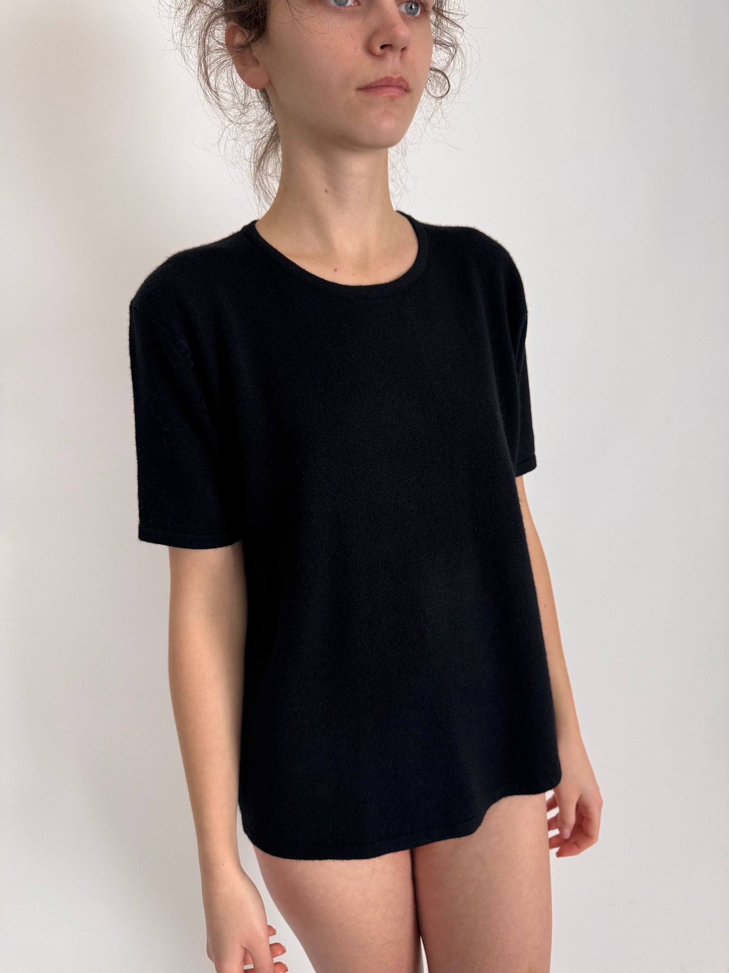 Top negru din lana extrafina