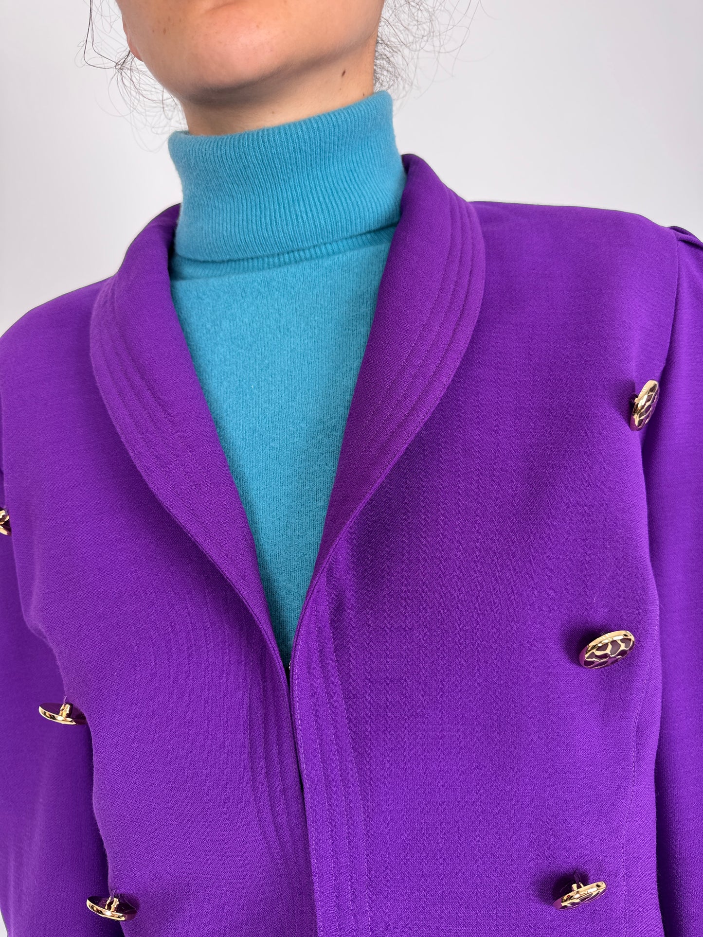 Sacou vintage grape violet din lana extrafina cu nasturi aurii