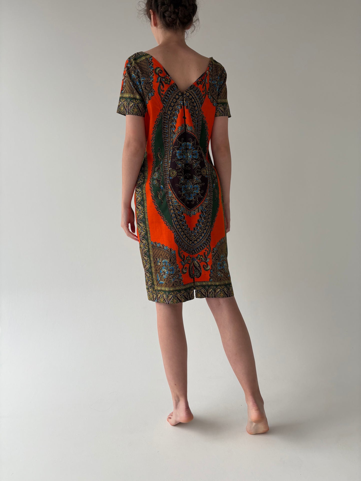 Rochie din pânză de bumbac ușor structurată cu print paisley