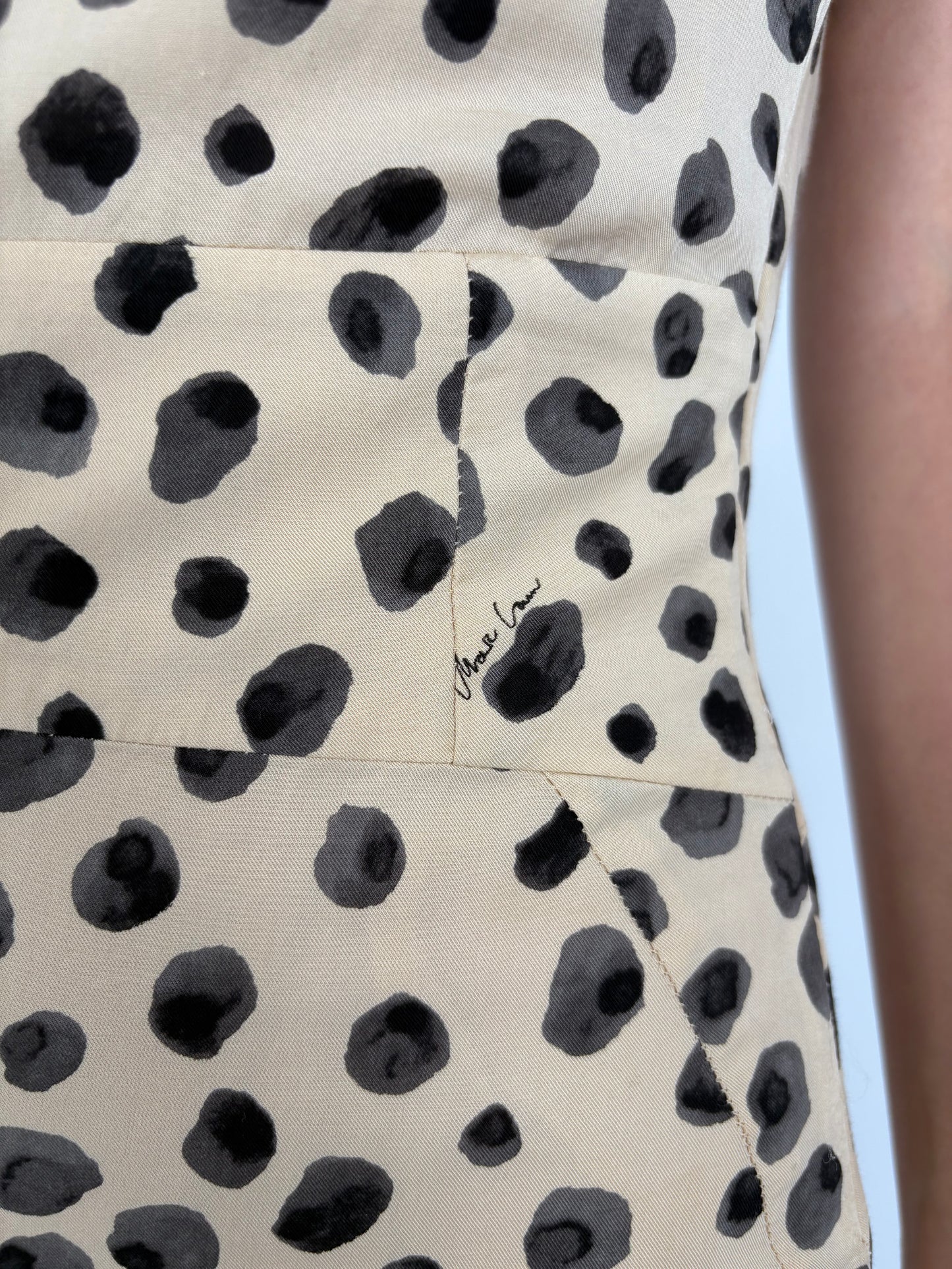 Rochie mini camel din material premium specific brandului Marc Cain