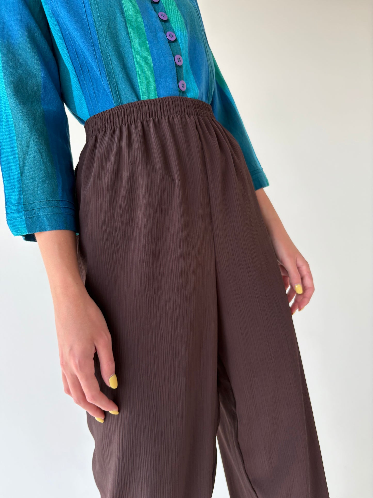 Pantaloni vaorosi tall chocolate brown cu talie ultra înaltă elastică