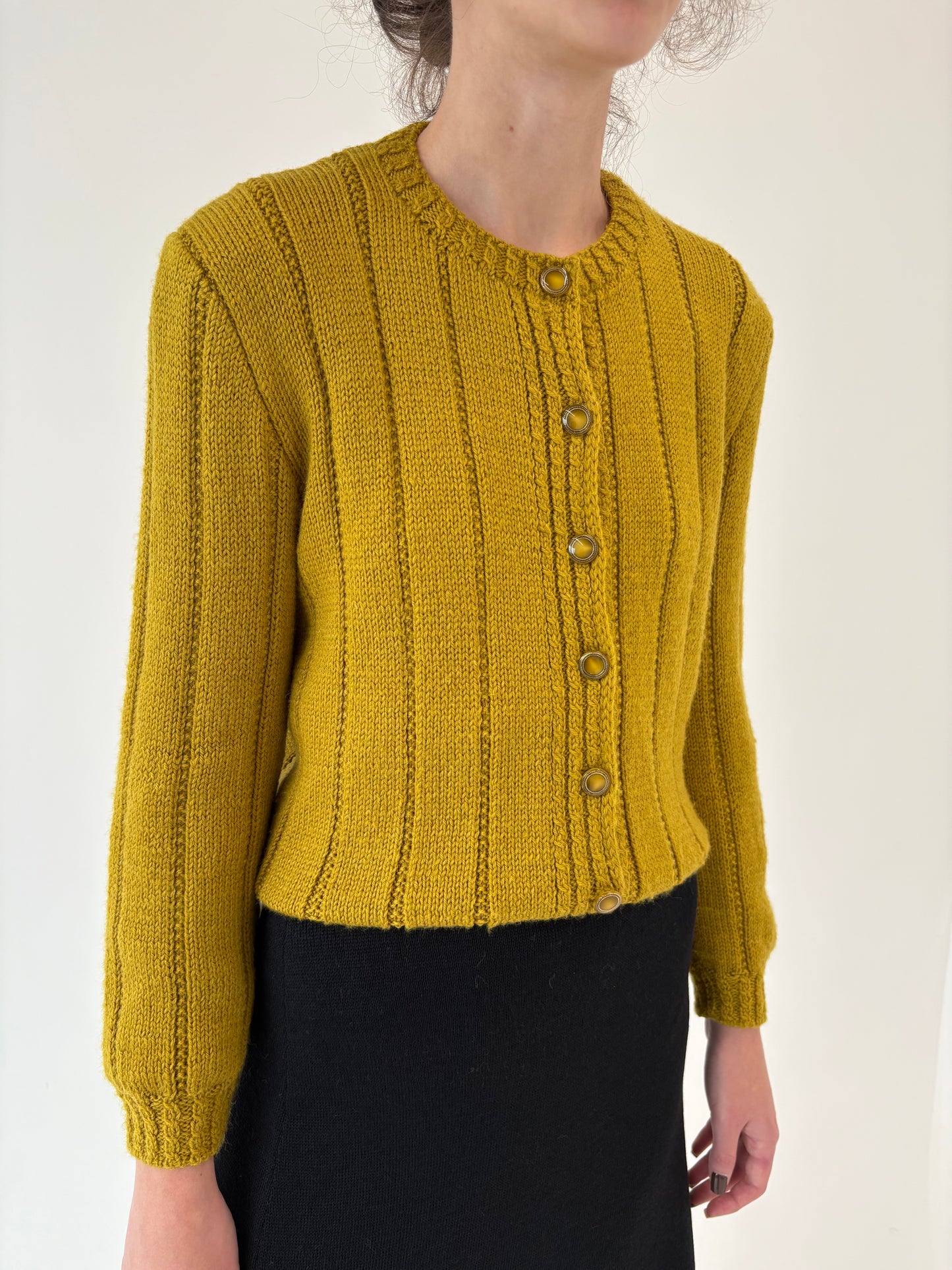 Cardigan vintage mustard green lucrat manual din lana extrafina plină