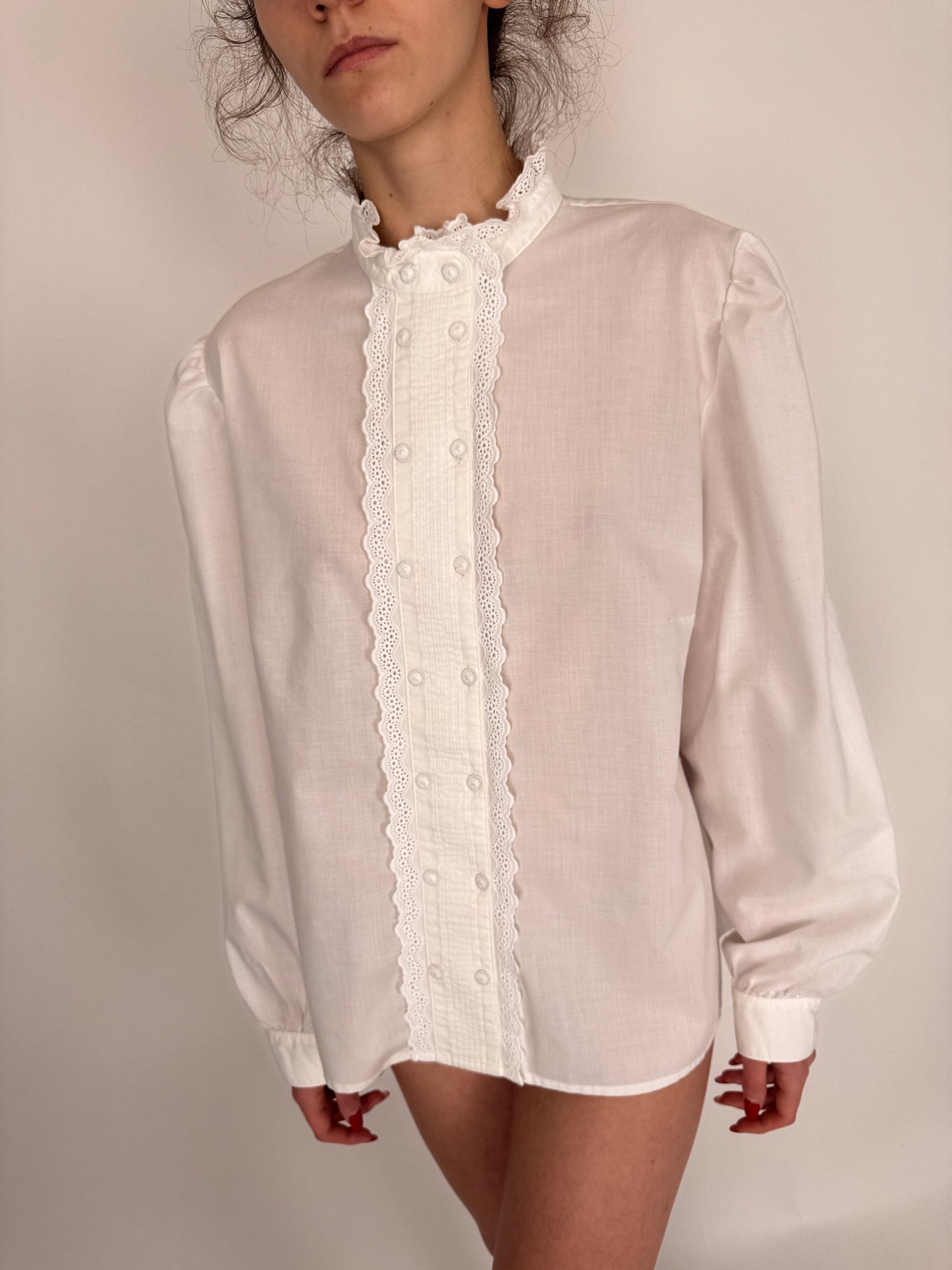 Cămașa vintage cu broderie anglaise din poplin de bumbac