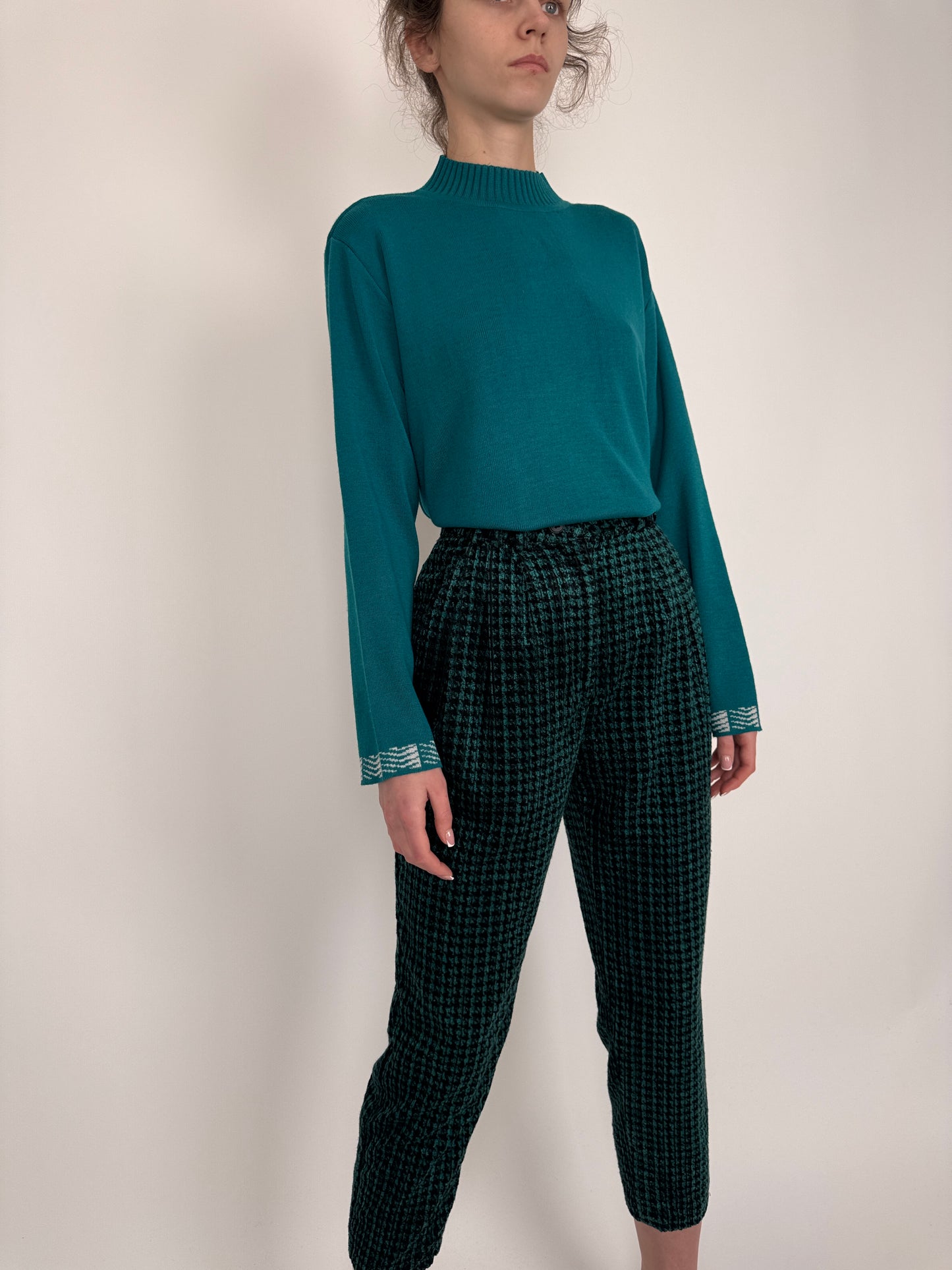 Pantaloni din catifea de bumbac pied du coq cu talie ultra înaltă și pense
