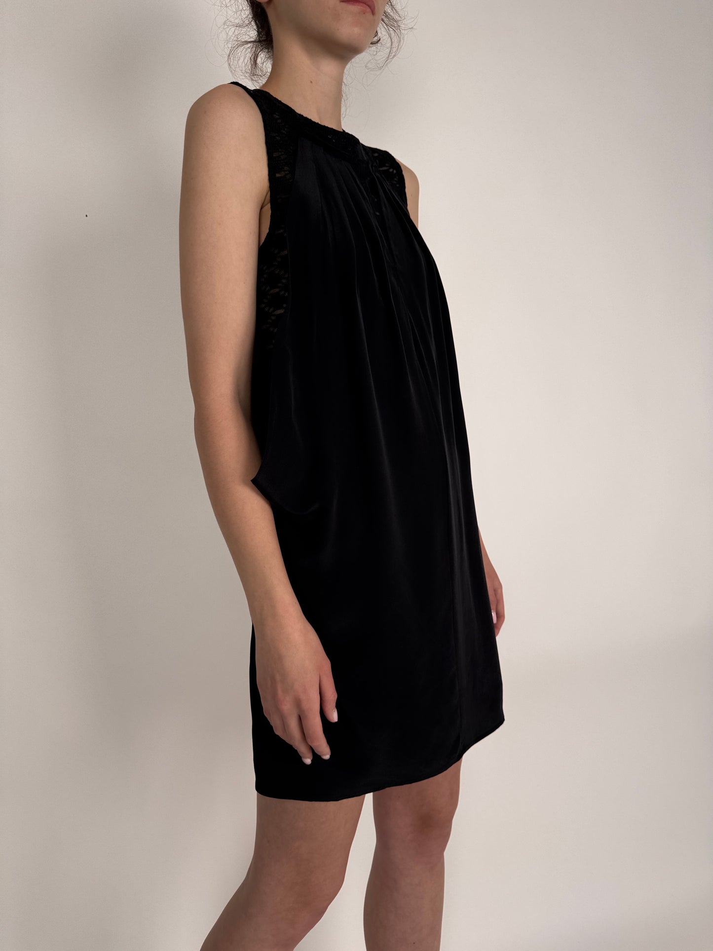 LBD luxury Pringle of Scotland din mătase naturală și dantelă
