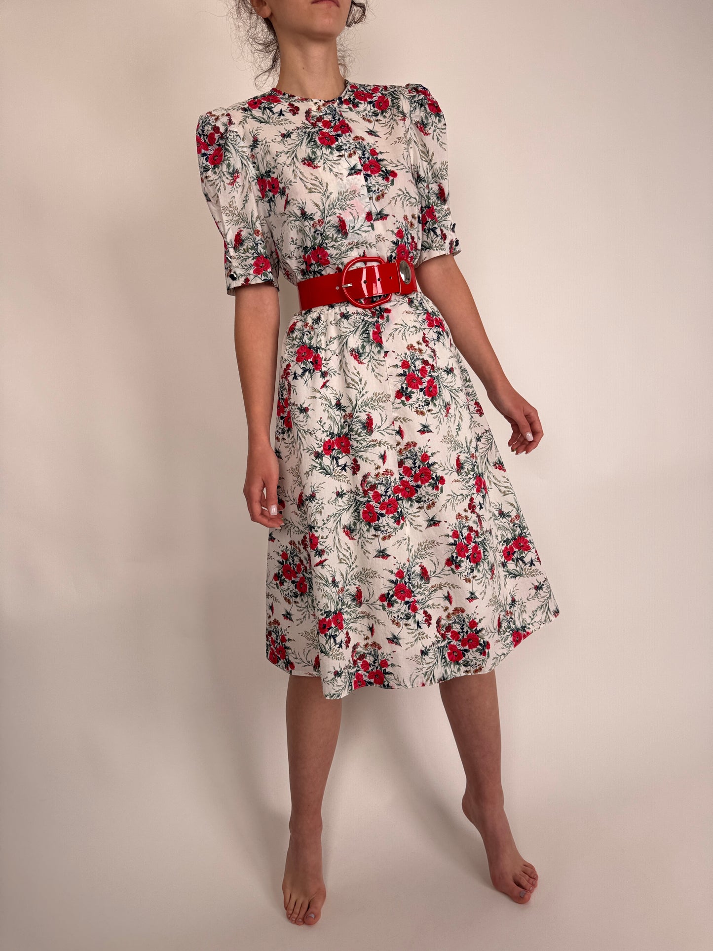 Rochie vintage cu print floral superb și talie marcată reglabilă