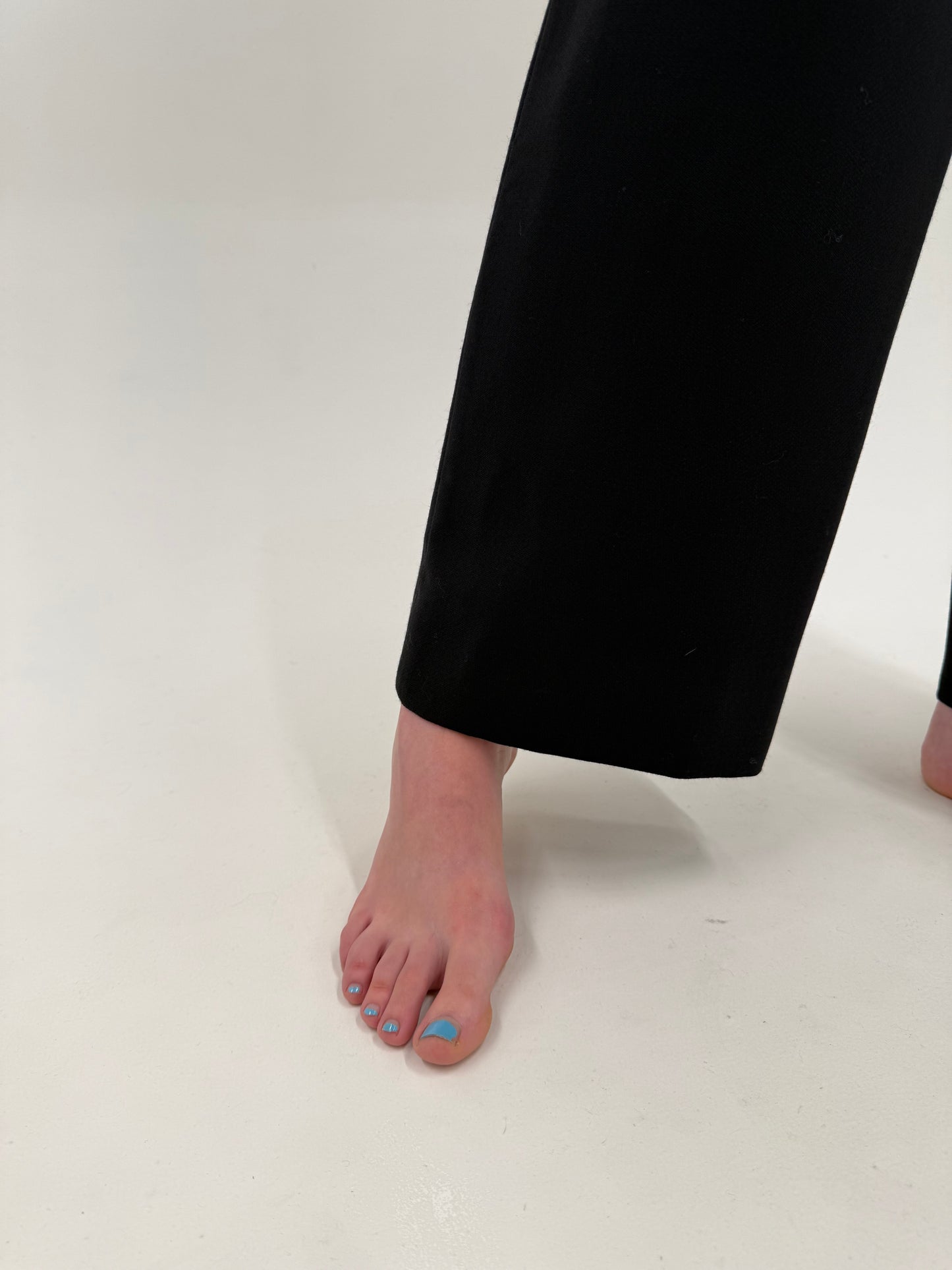 Pantaloni Max Mara negri palazzo cu talie înaltă de la zi la seară