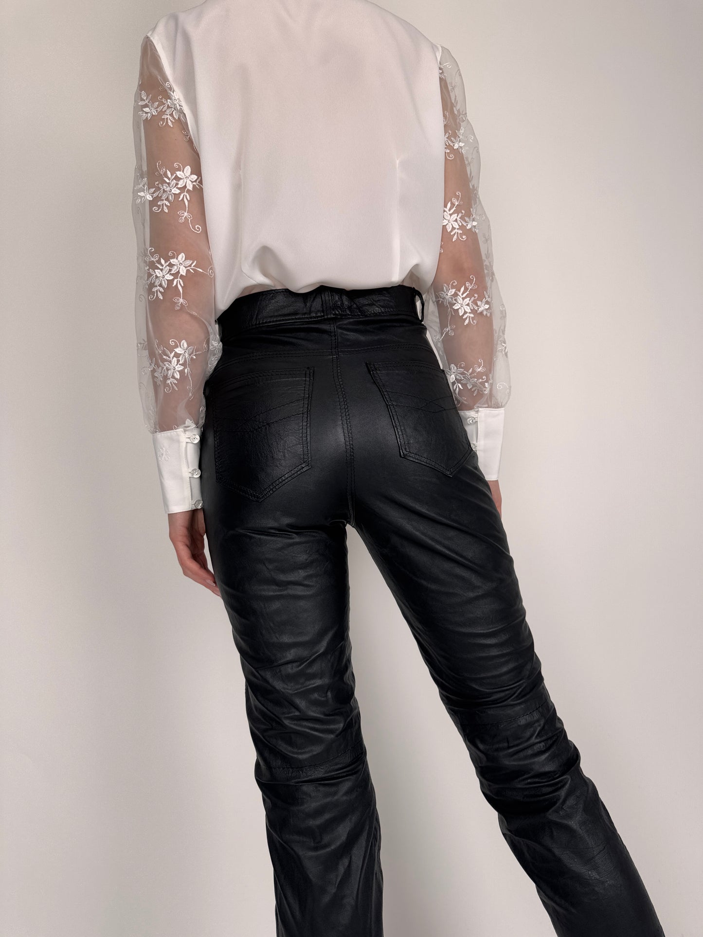Pantaloni din piele naturală foarte moale cu talie ultra înaltă