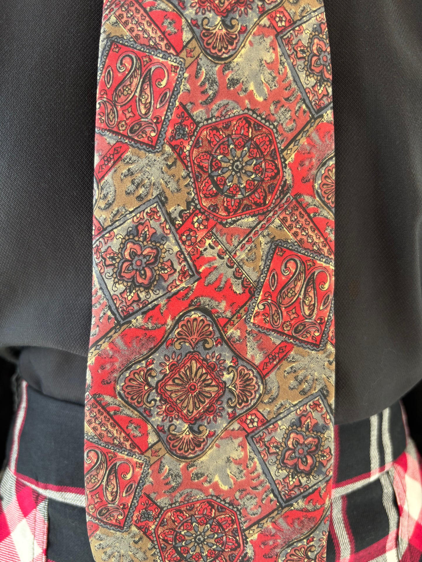 Cravata italiană cherry red cu print paisley din mătase naturală
