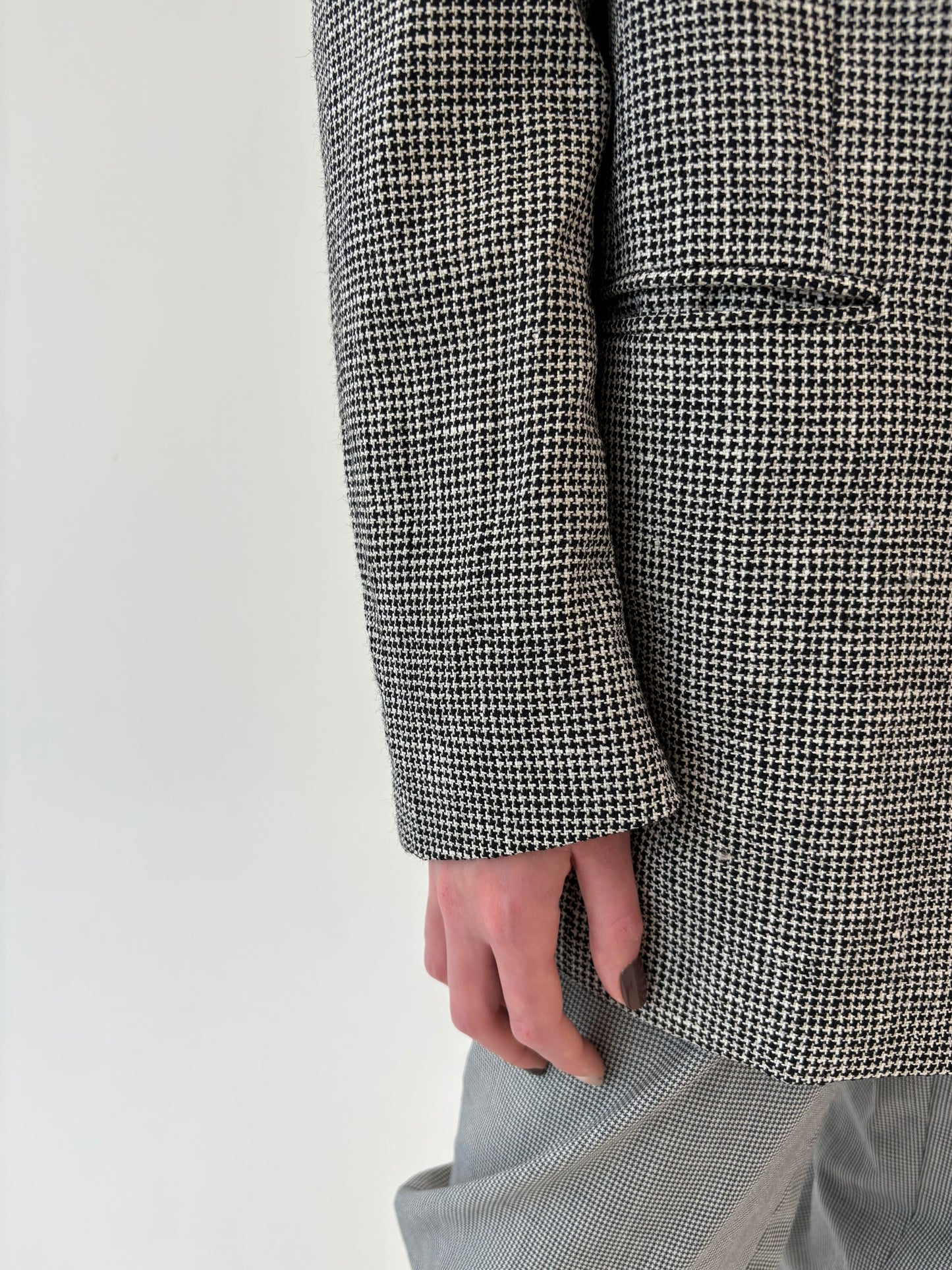 Sacou vintage din stofă texturată cu print alb negru de lana ușor structurată