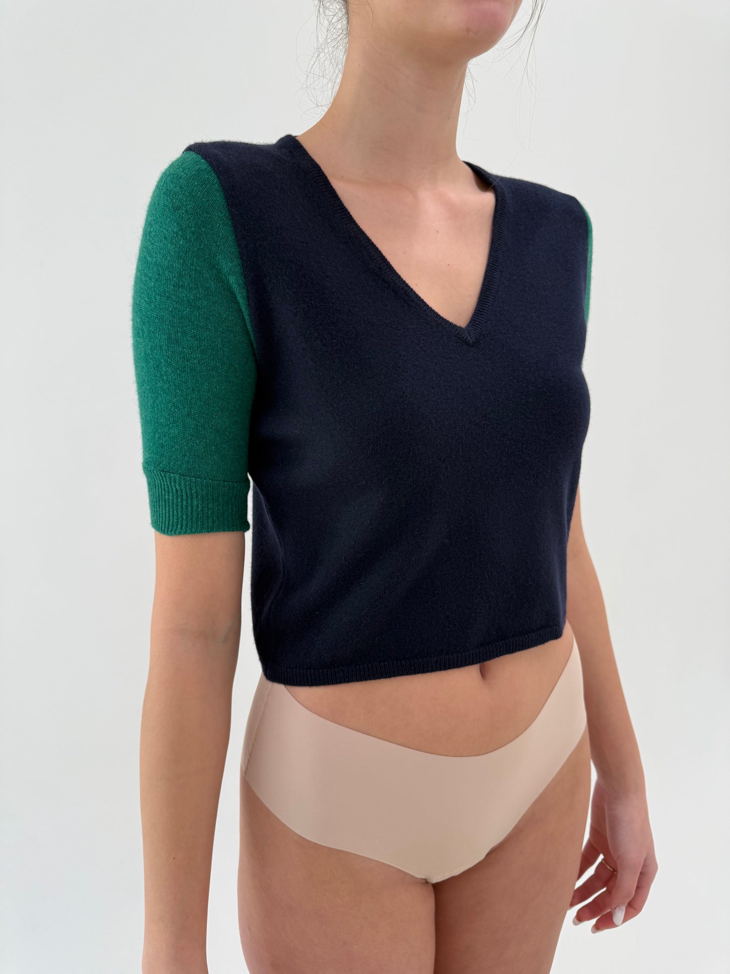 Top Prada din cașmir colorblock cu mânecă scurtă și anchior