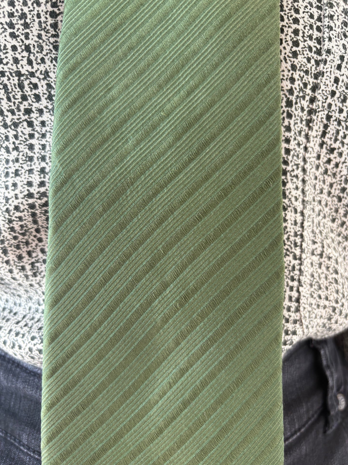 Cravata luxury italiană forest green din mătase naturală texturată