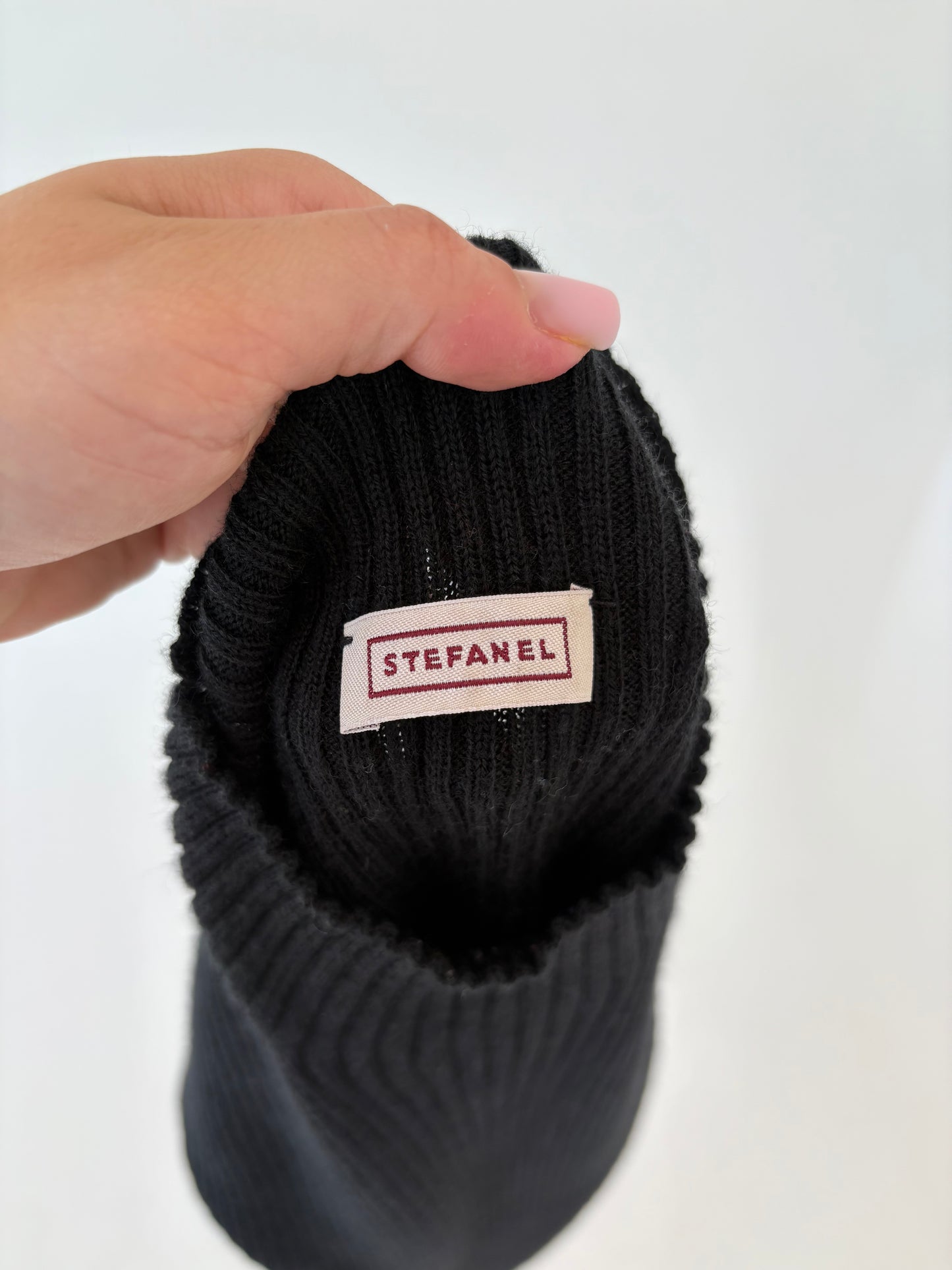 Maleta neagră Stefanel din lana extrafina ribbed