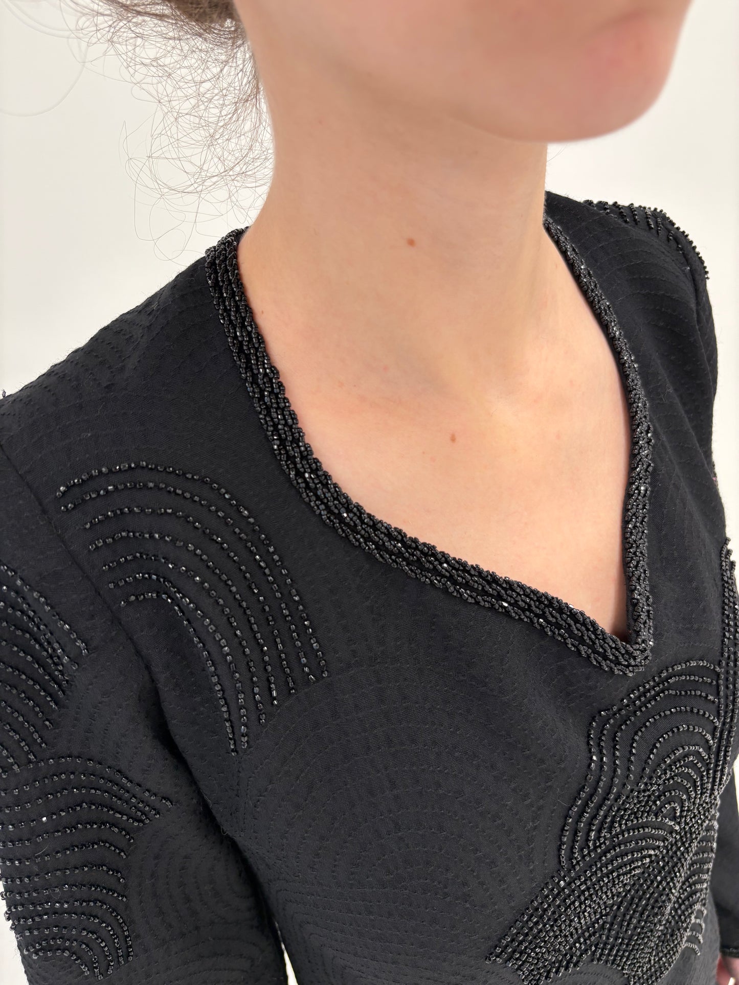 LBD vintage superba high end din lana extrafina cu aplicații