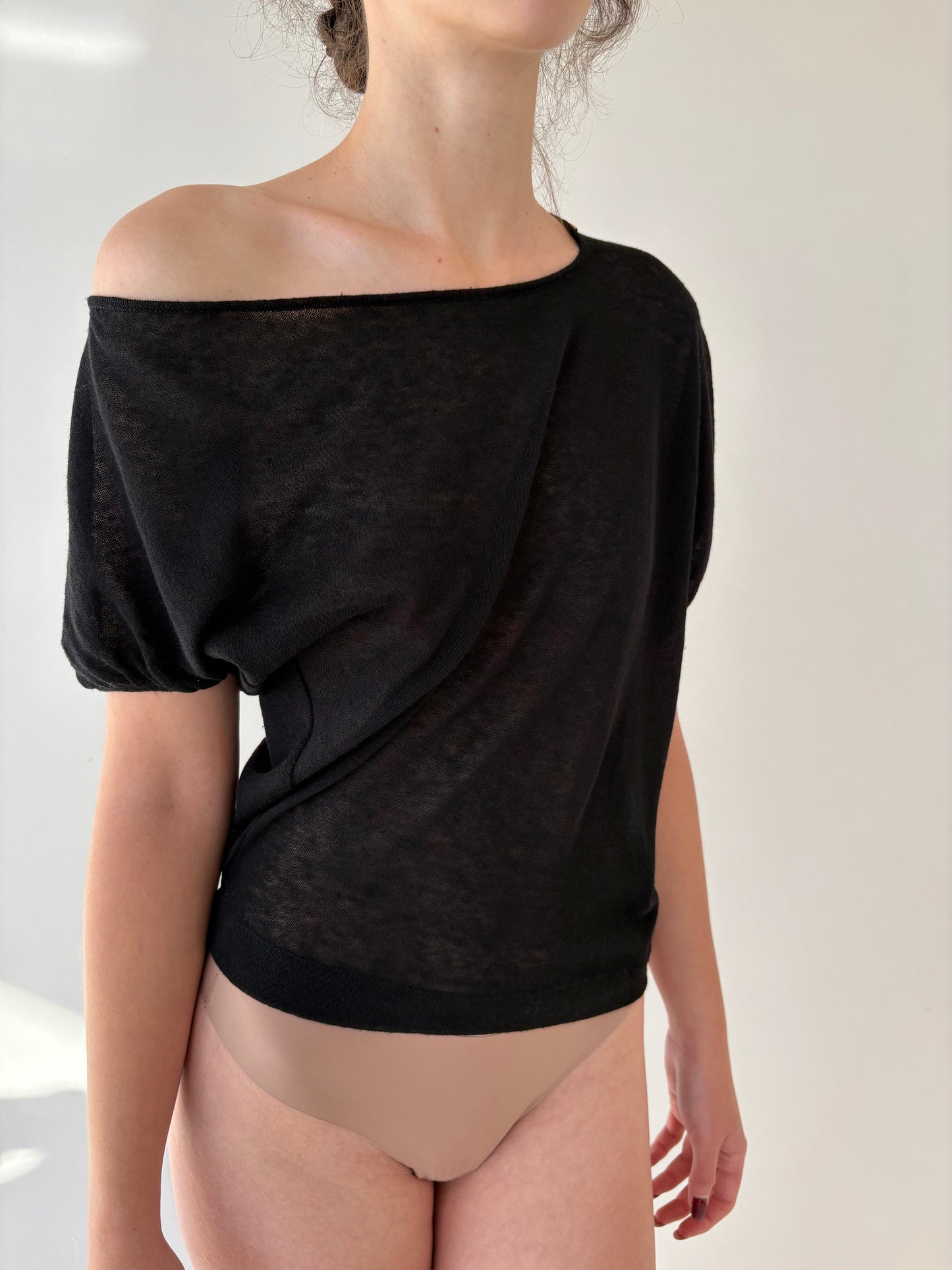 Top negru de brand luxury Twin Set în croi asimetric din jerse de bumbac