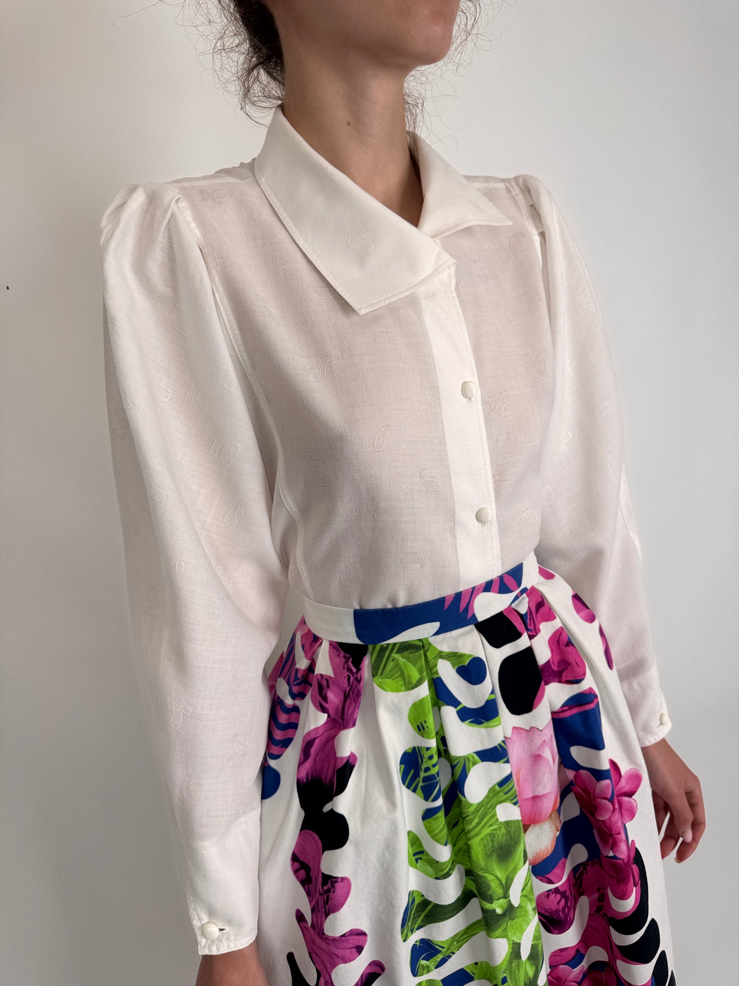 Cămașa vintage cu revere chic din poplin premium texturat
