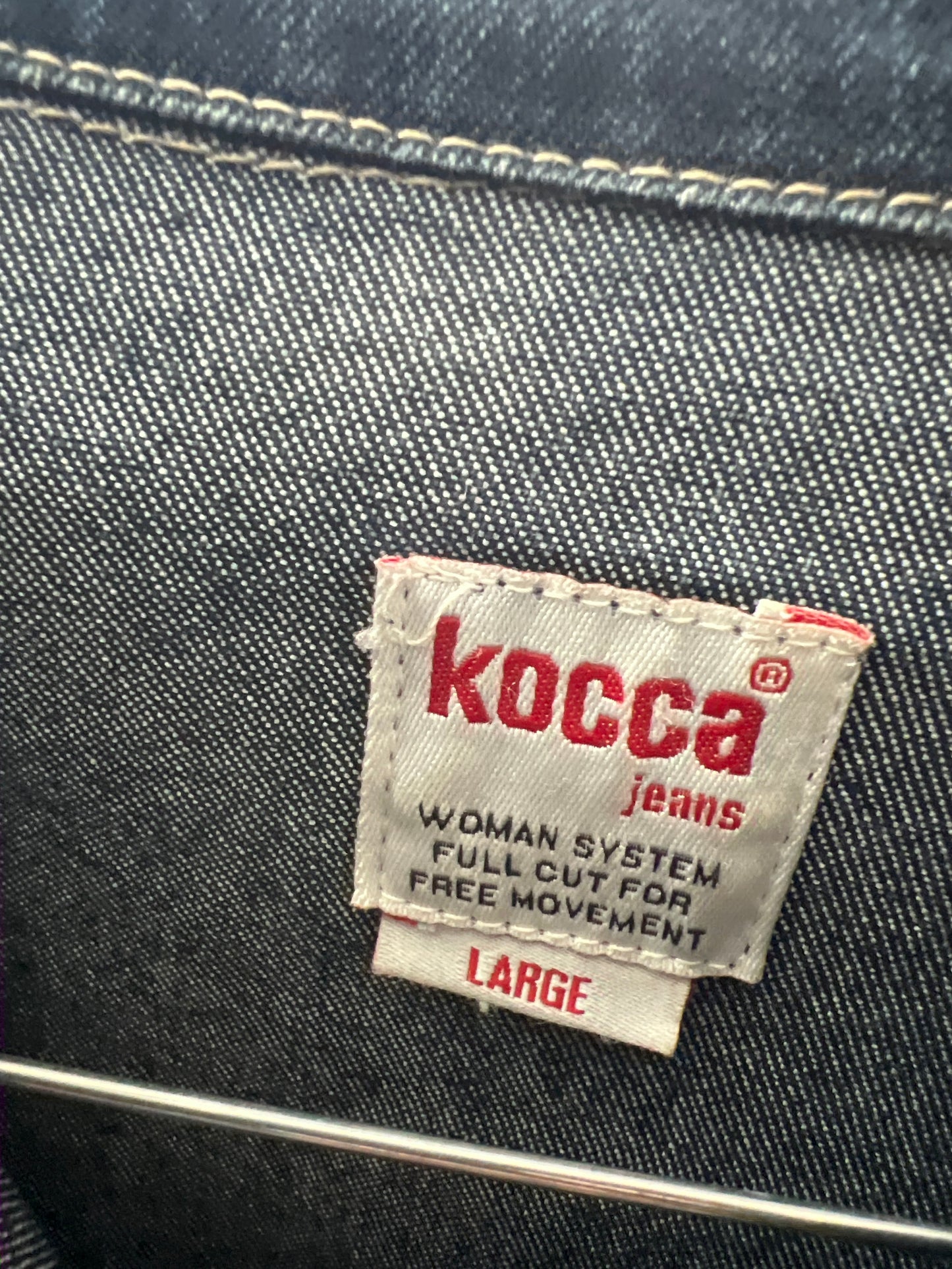 Geacă dark wash din jeans ușor strech