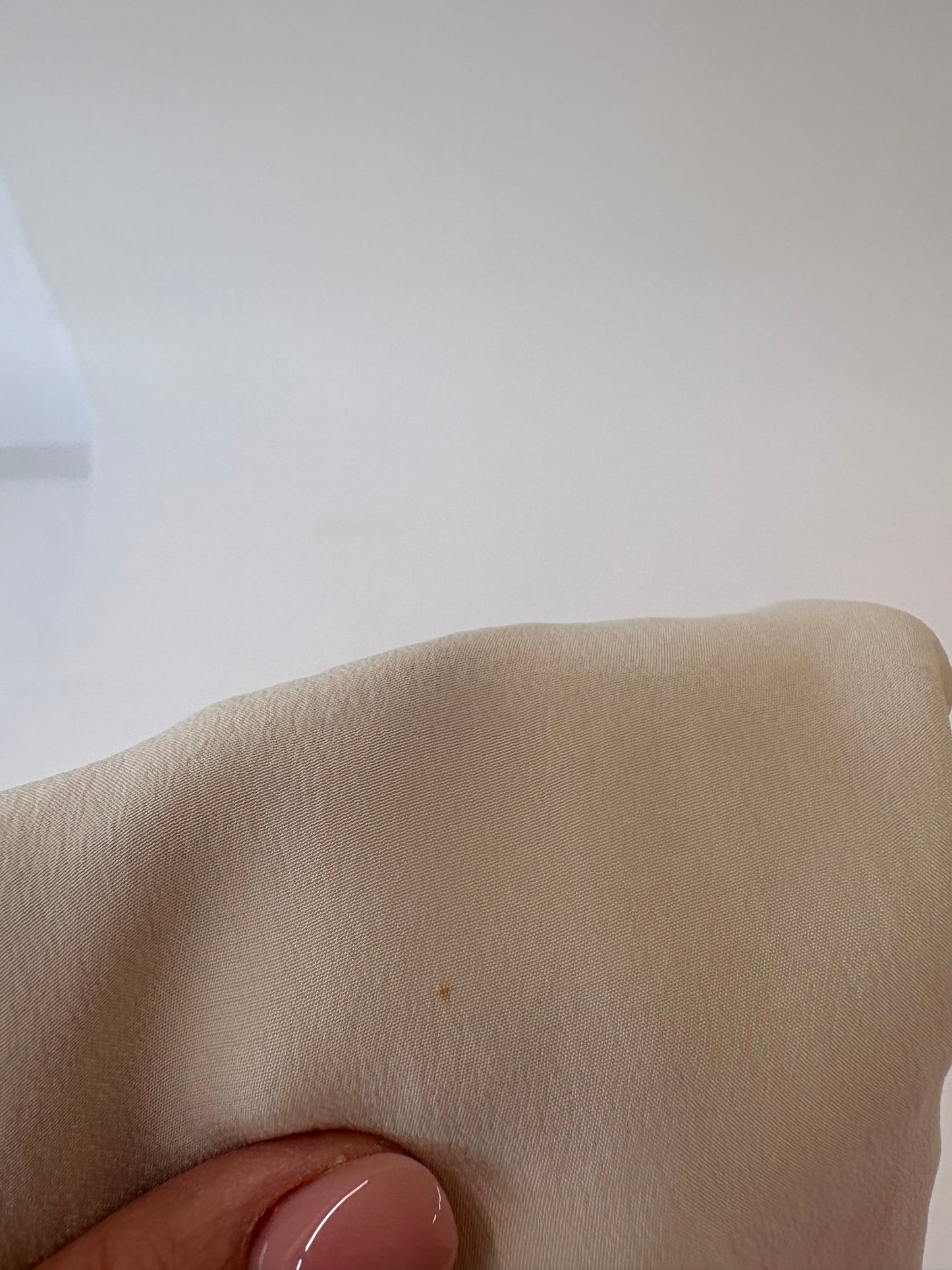 Cămașa butter nude din mătase naturală mată