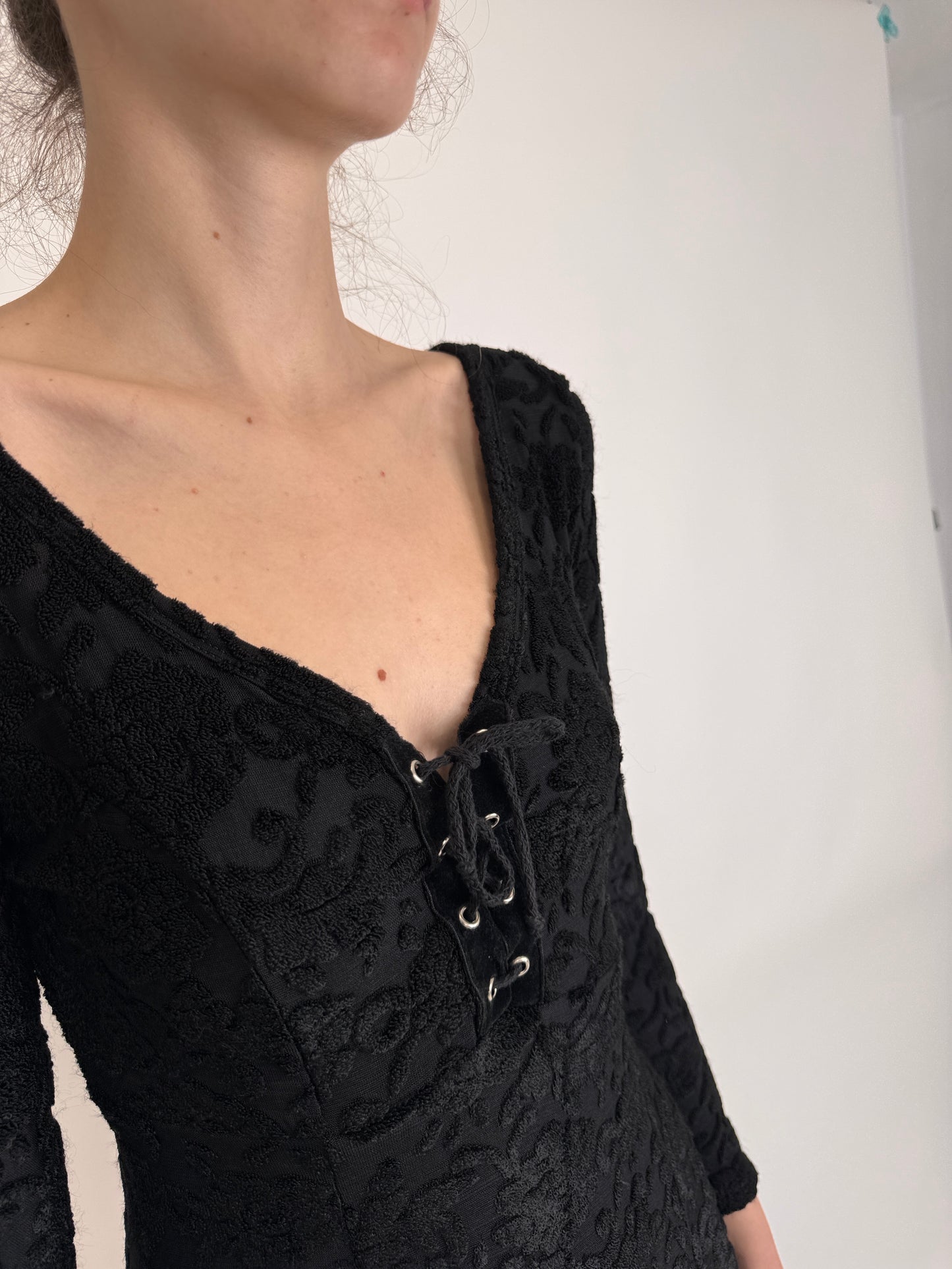 LBD vintage modelatoare texturată cu talie ultra înaltă