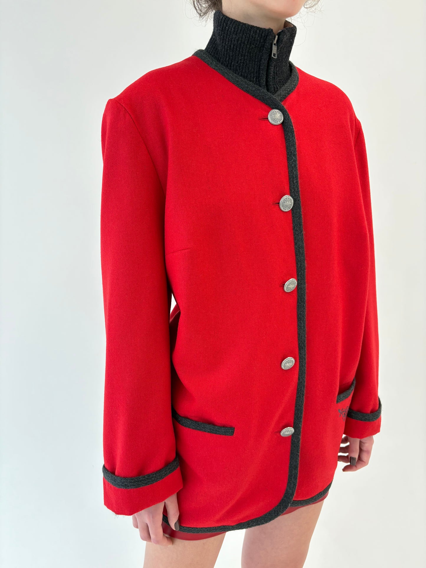 Jacheta vinatge cherry red în stil Chanel din lana plină extrafina