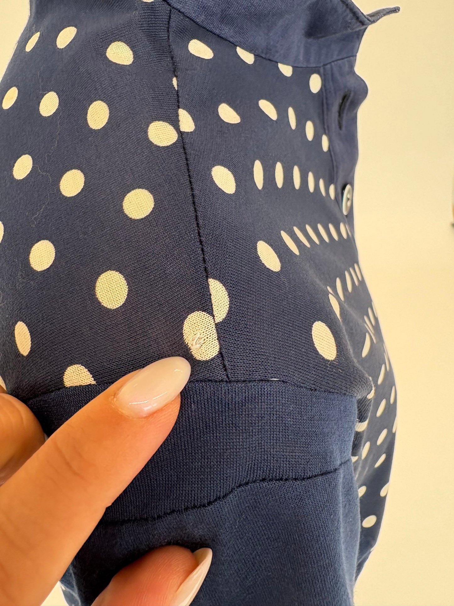 Top vintage din bumbac cu buline în croi ușor cropped