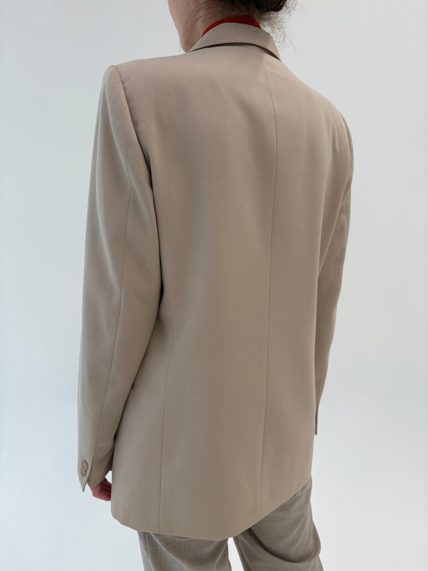 Sacou tall light nude din stofă de lână extrafina structurată