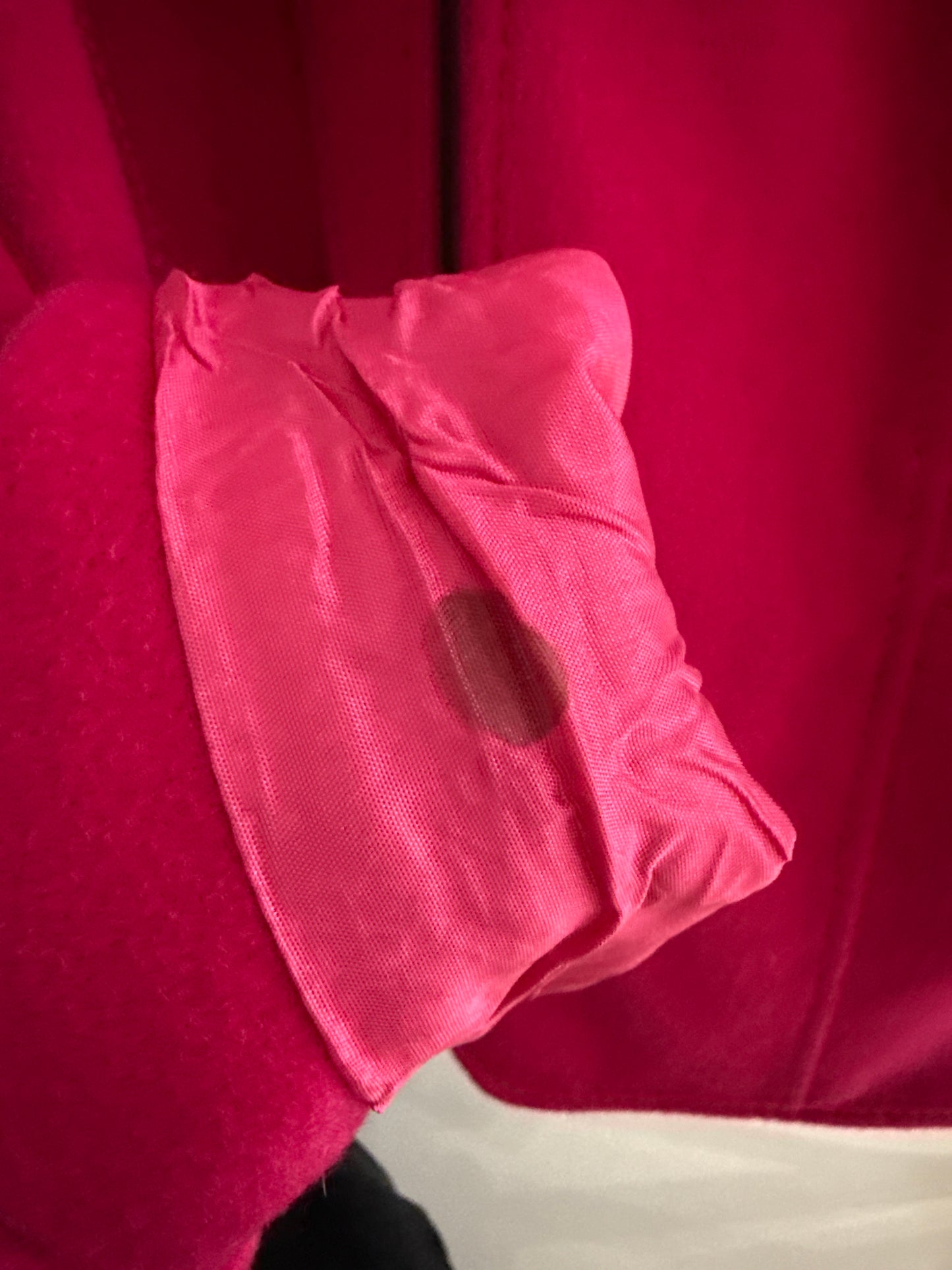 Jacheta de brand premium ciclam din lana extrafina in croi actual