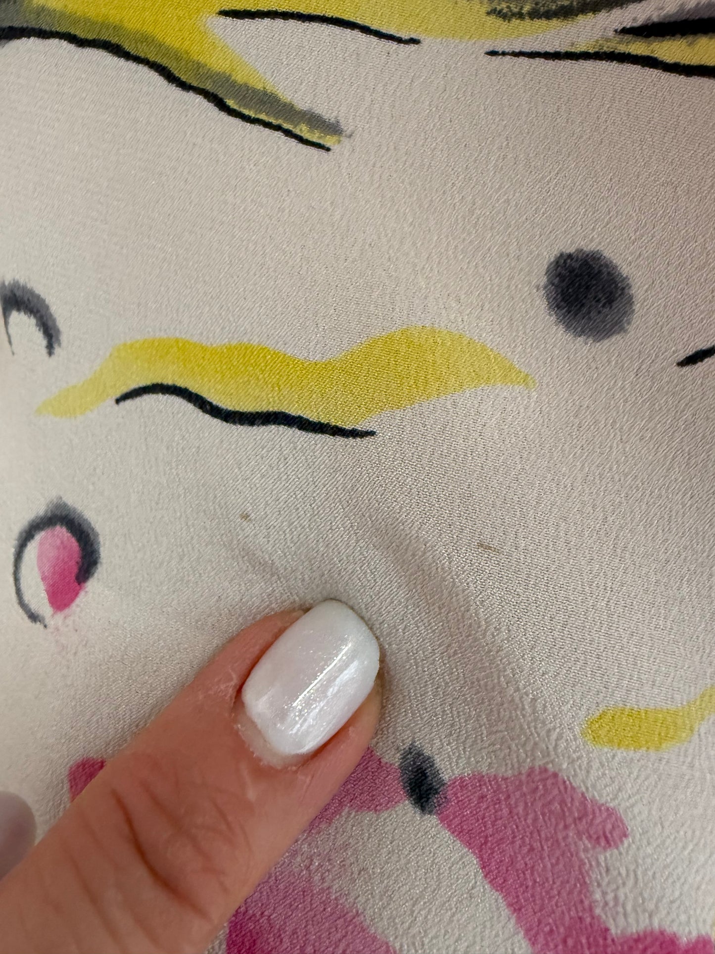 Top Escada din mătase naturală cu print în culori superbe și croi minimalist