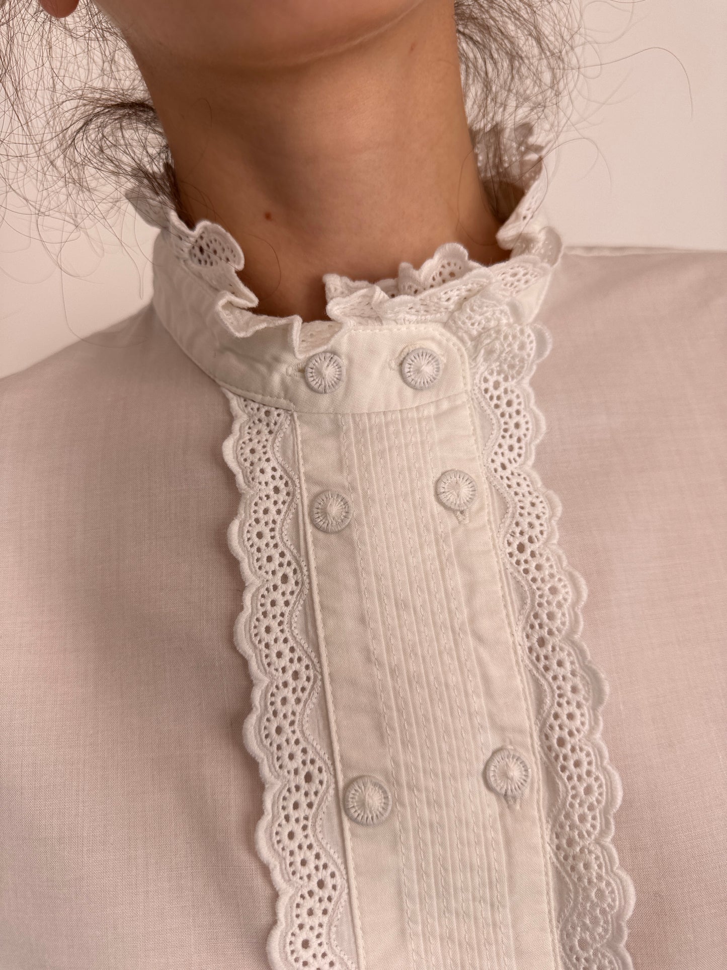 Cămașa vintage cu broderie anglaise din poplin de bumbac