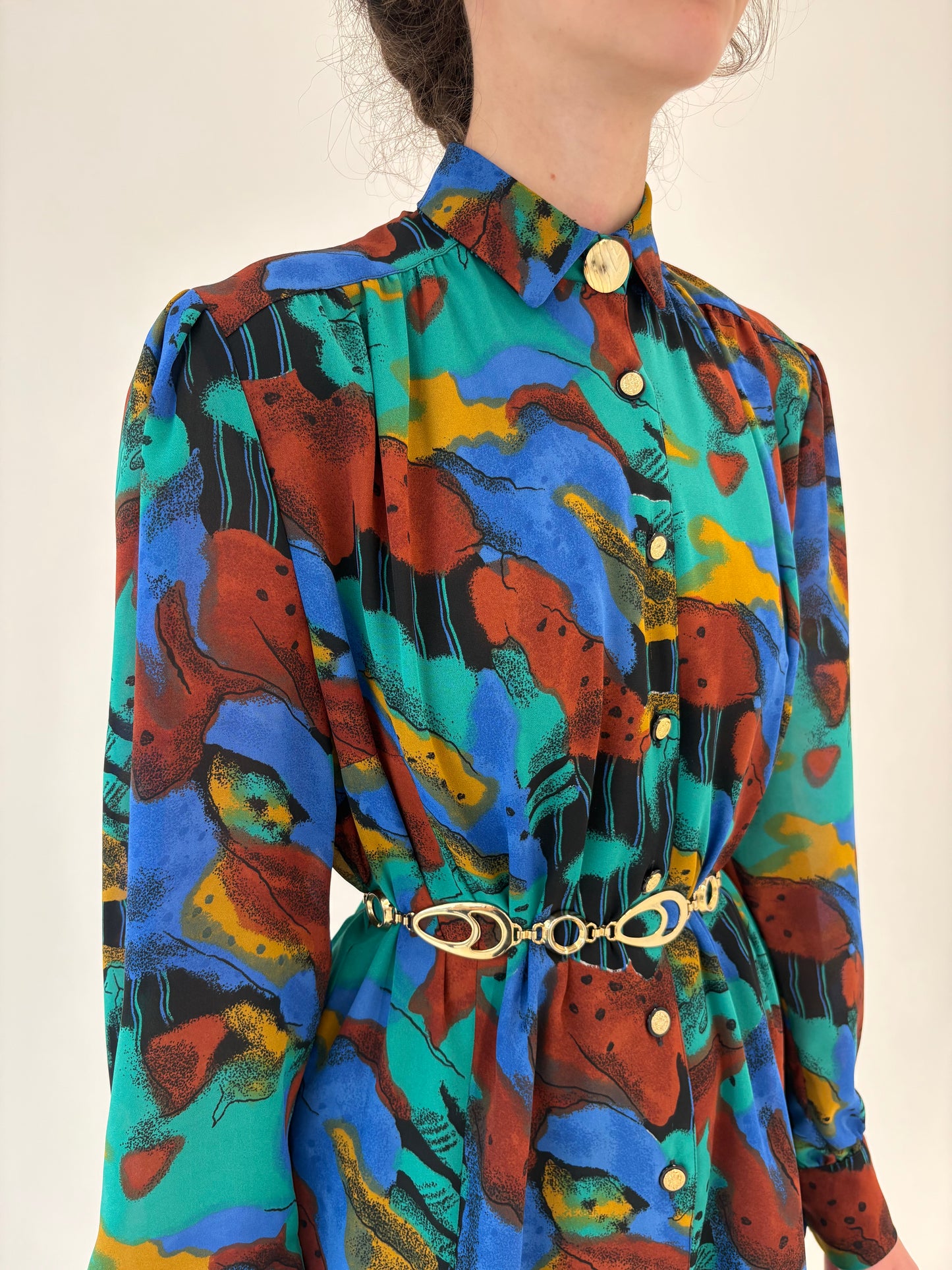 Rochie vintage în combinație superbă de culori cu nasturi metalici aurii
