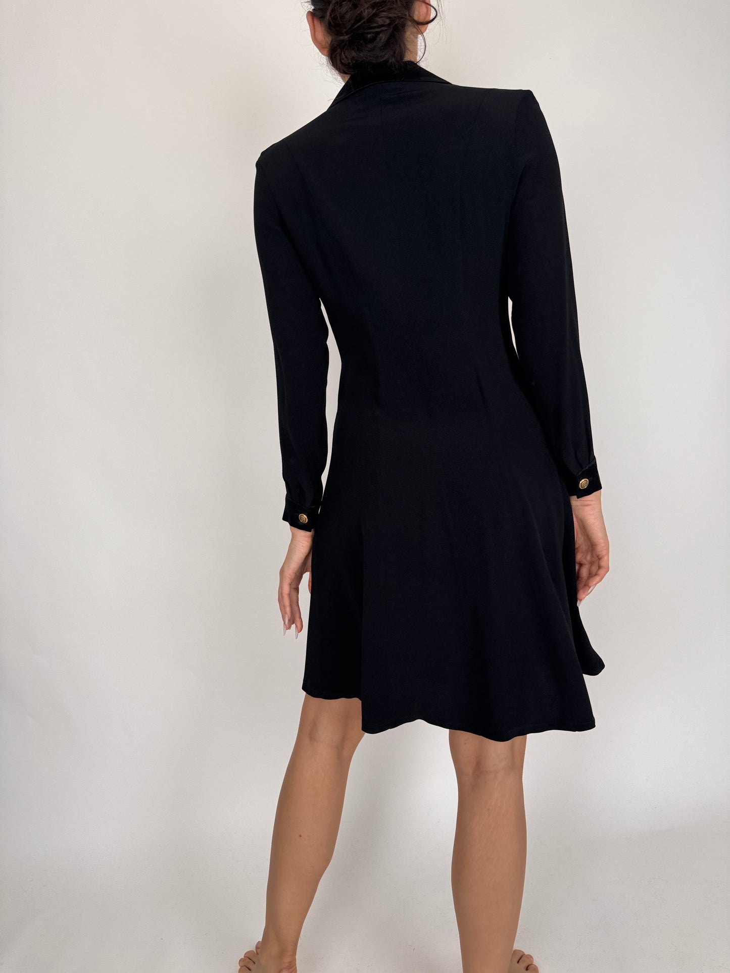 LBD vintage tip sacou cu închidere dublă și guler satinat