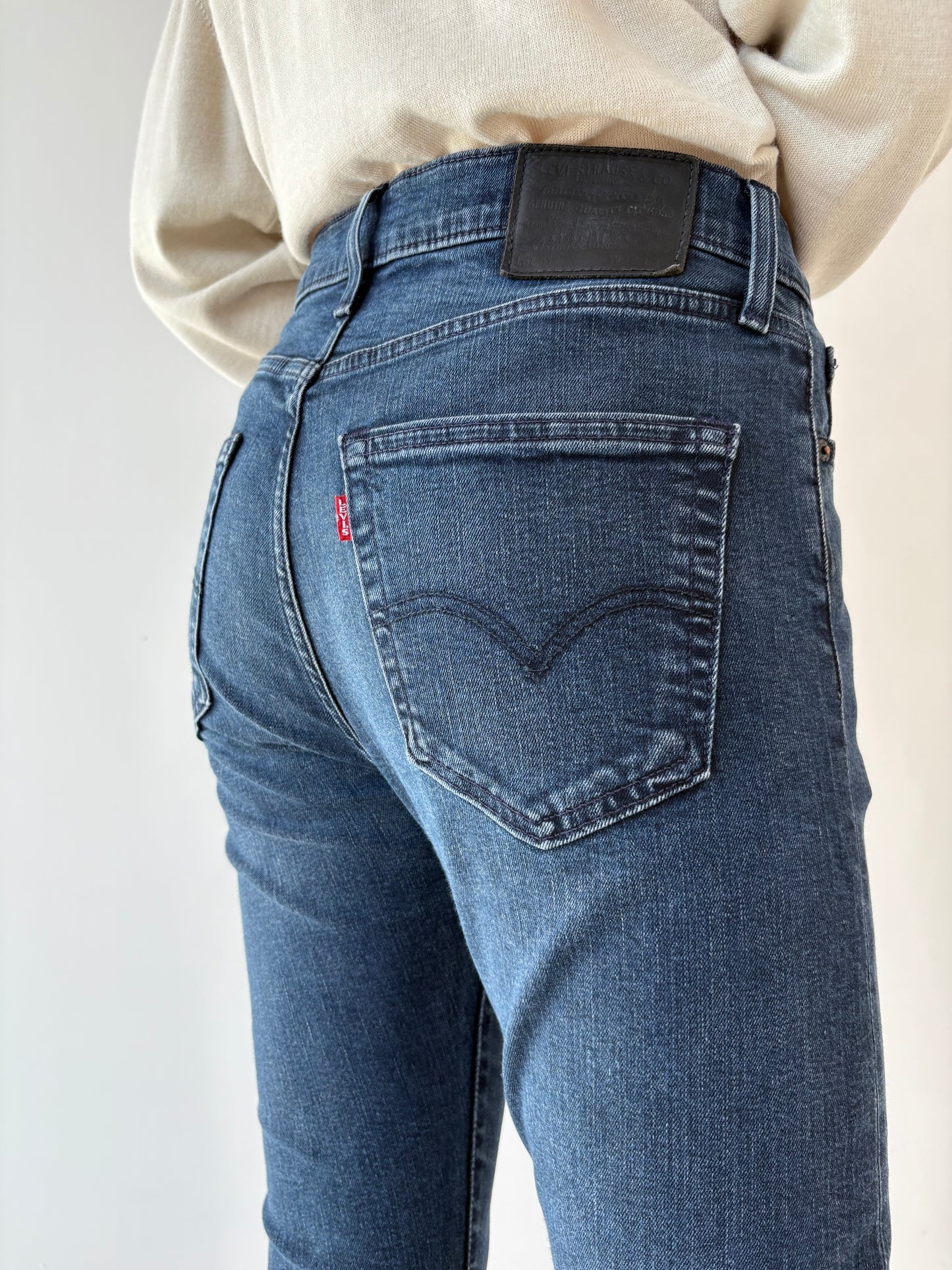 Jeans Levi’s dark wash modelatori model 512