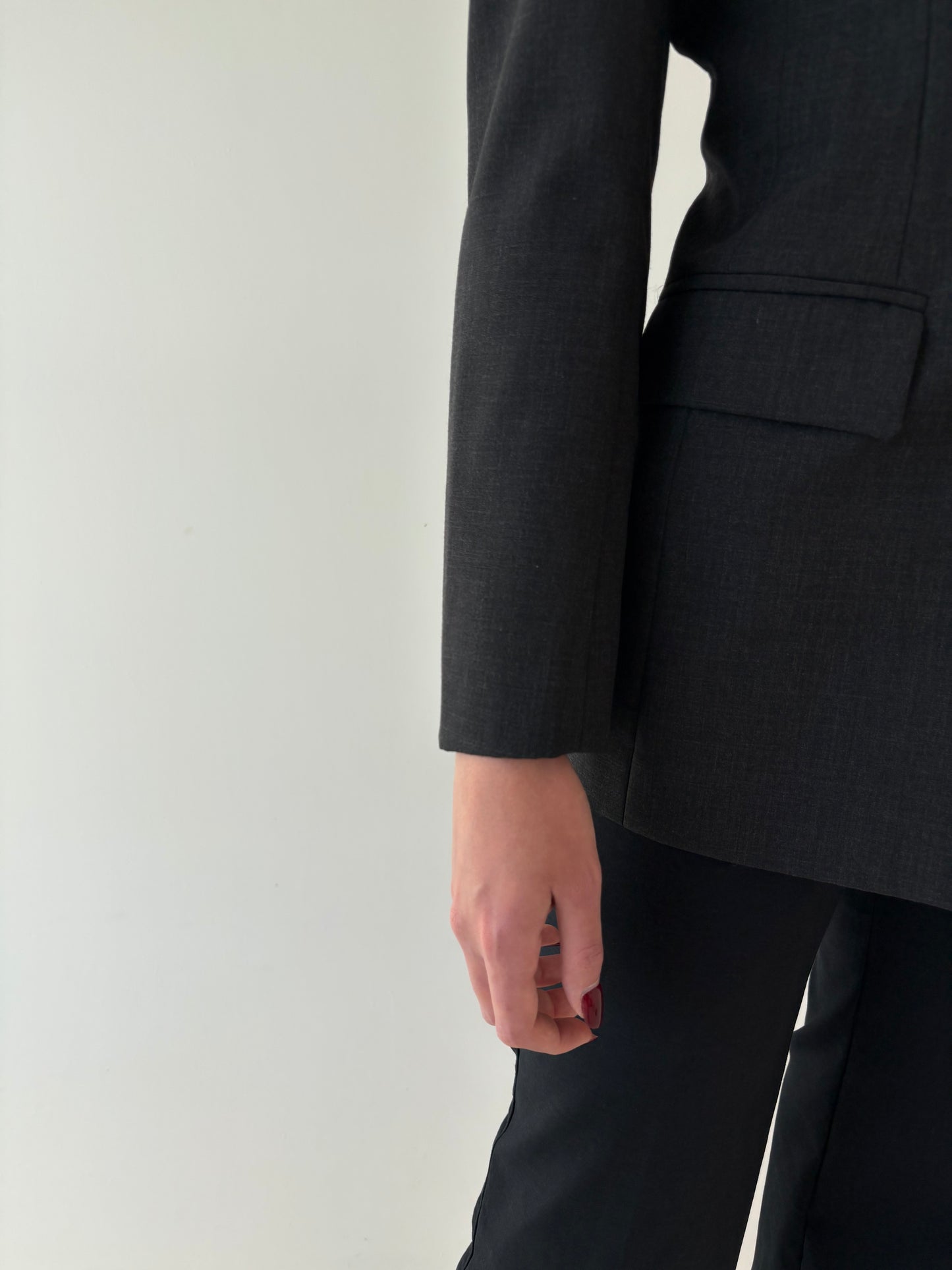 Sacou ușor cambrat charcoal gray din lama extrafina