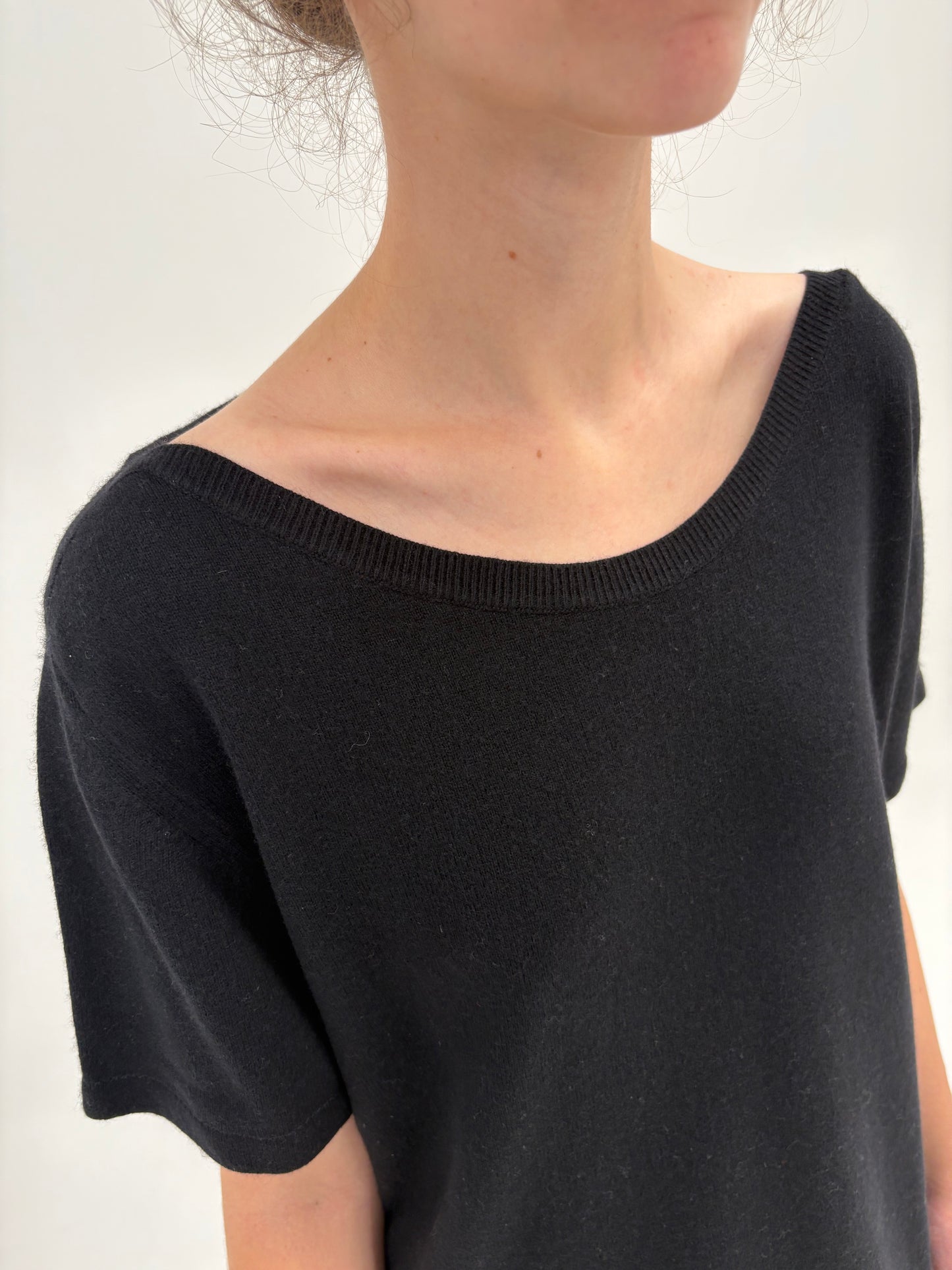 Top negru din cașmir și mătase naturală