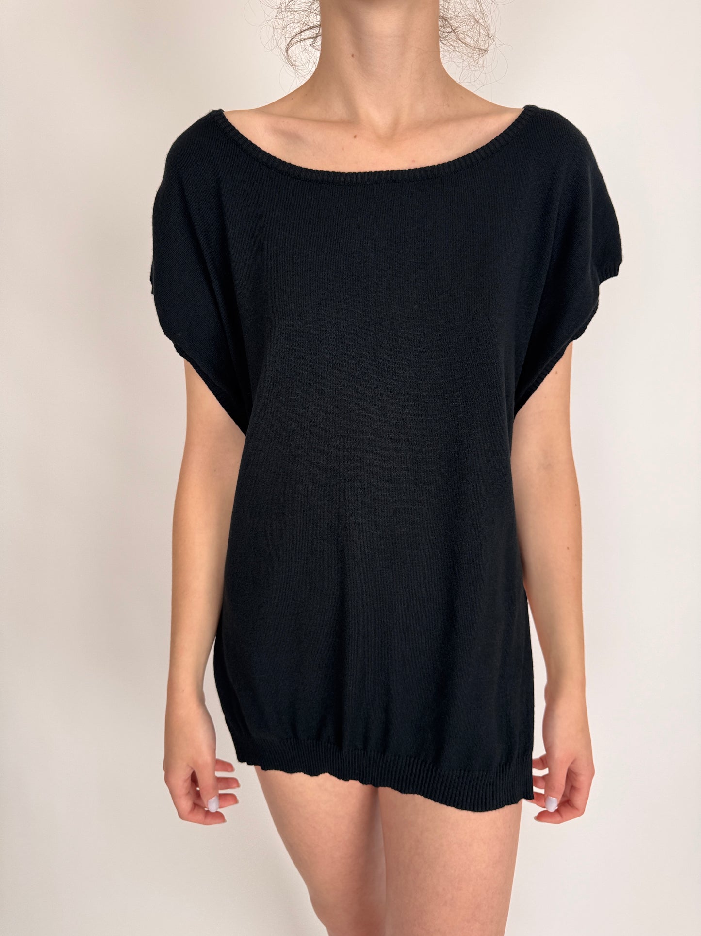 Top negru italian din jerse de bumbac cu mânecă căzută