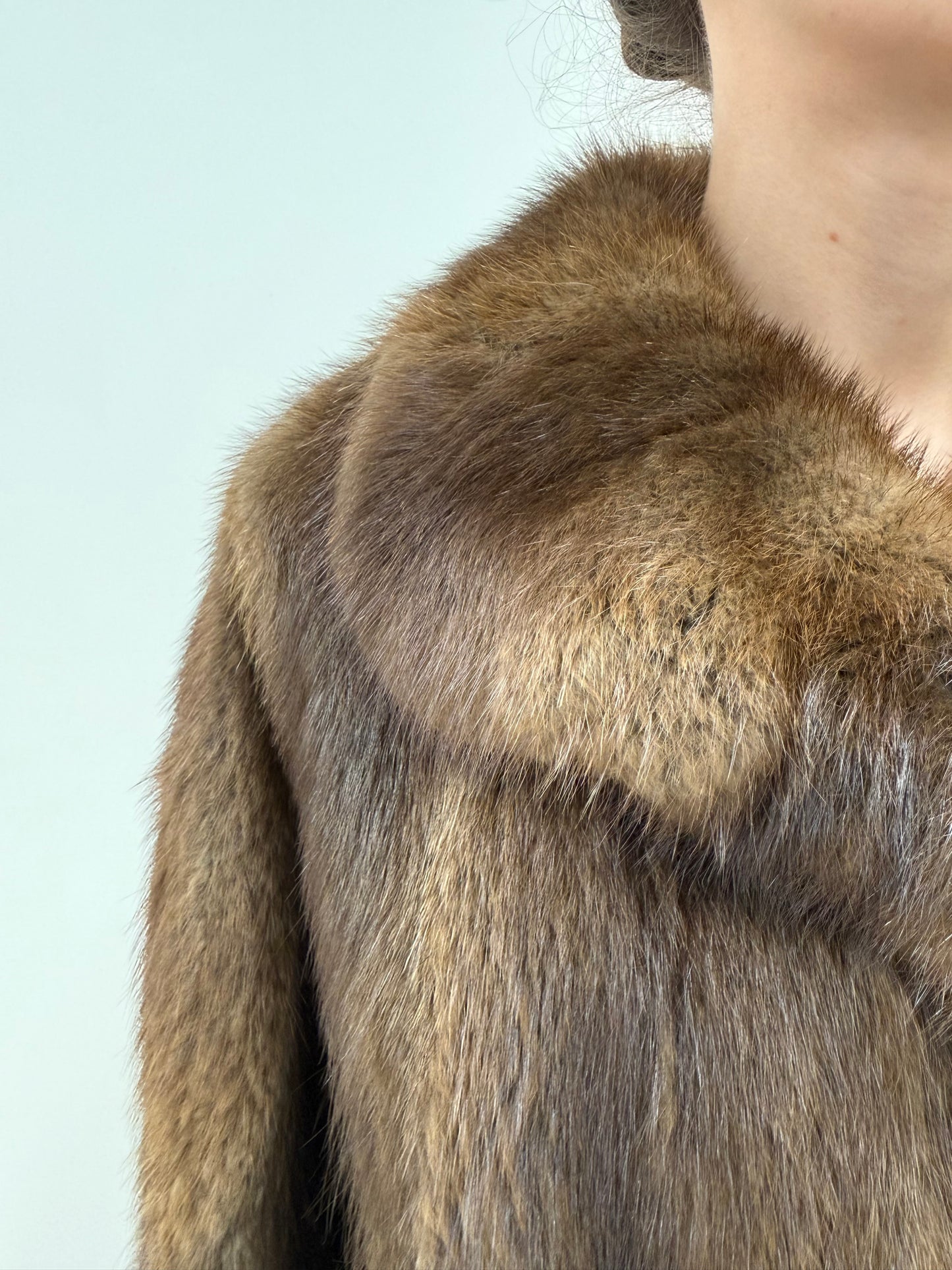 Blană naturală superbă de nurcă pentru persoane petite
