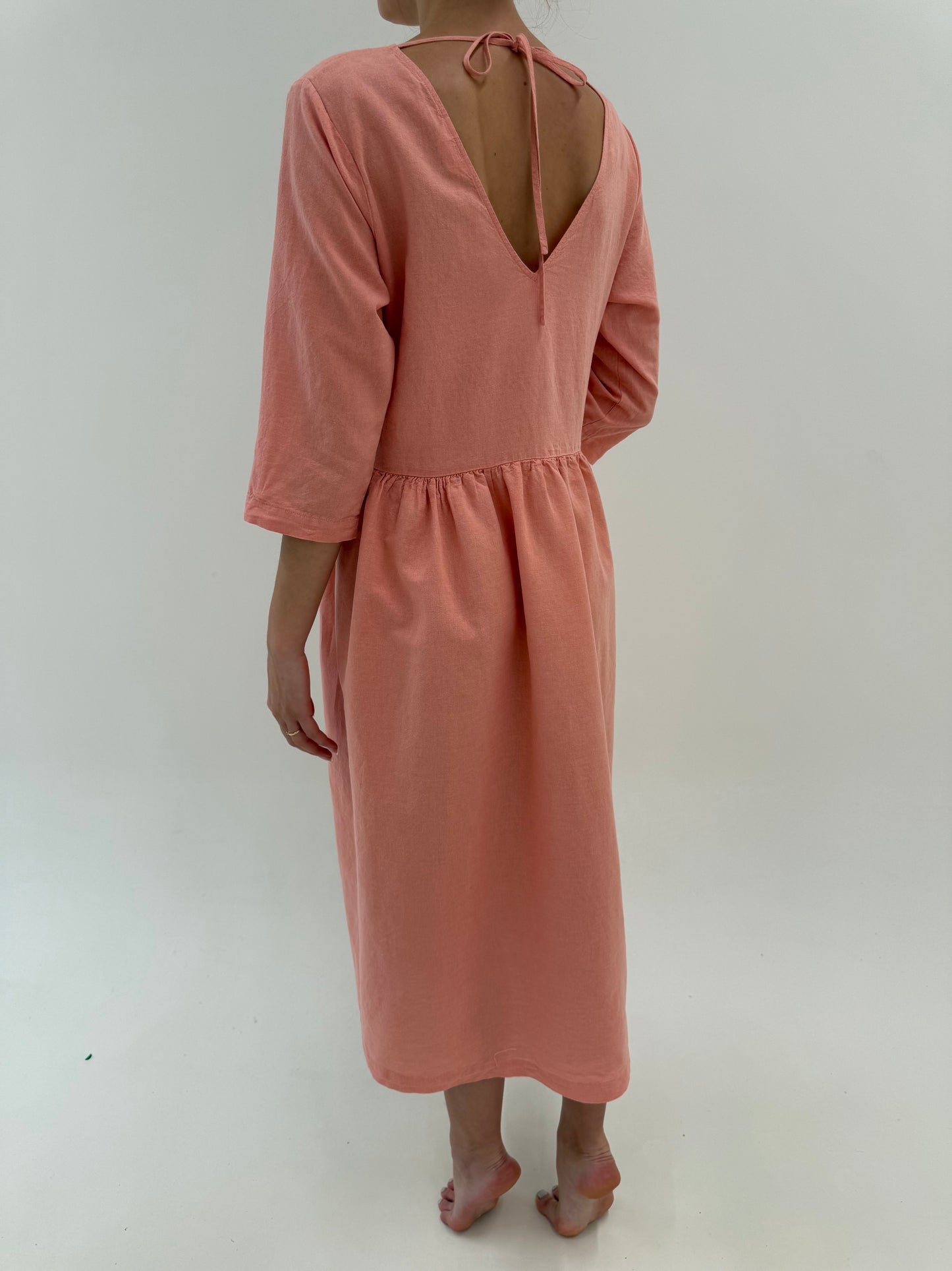 Rochie excepțională din in powder Pink cu buzunare și talie ultra înaltă marcată
