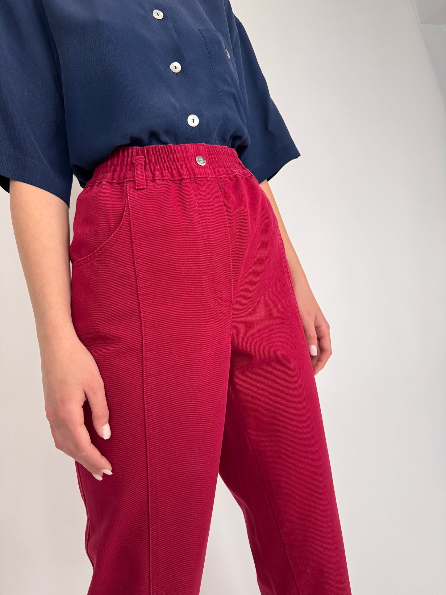 Jeanși vintage cherry red cu talie ultra înaltă elastică
