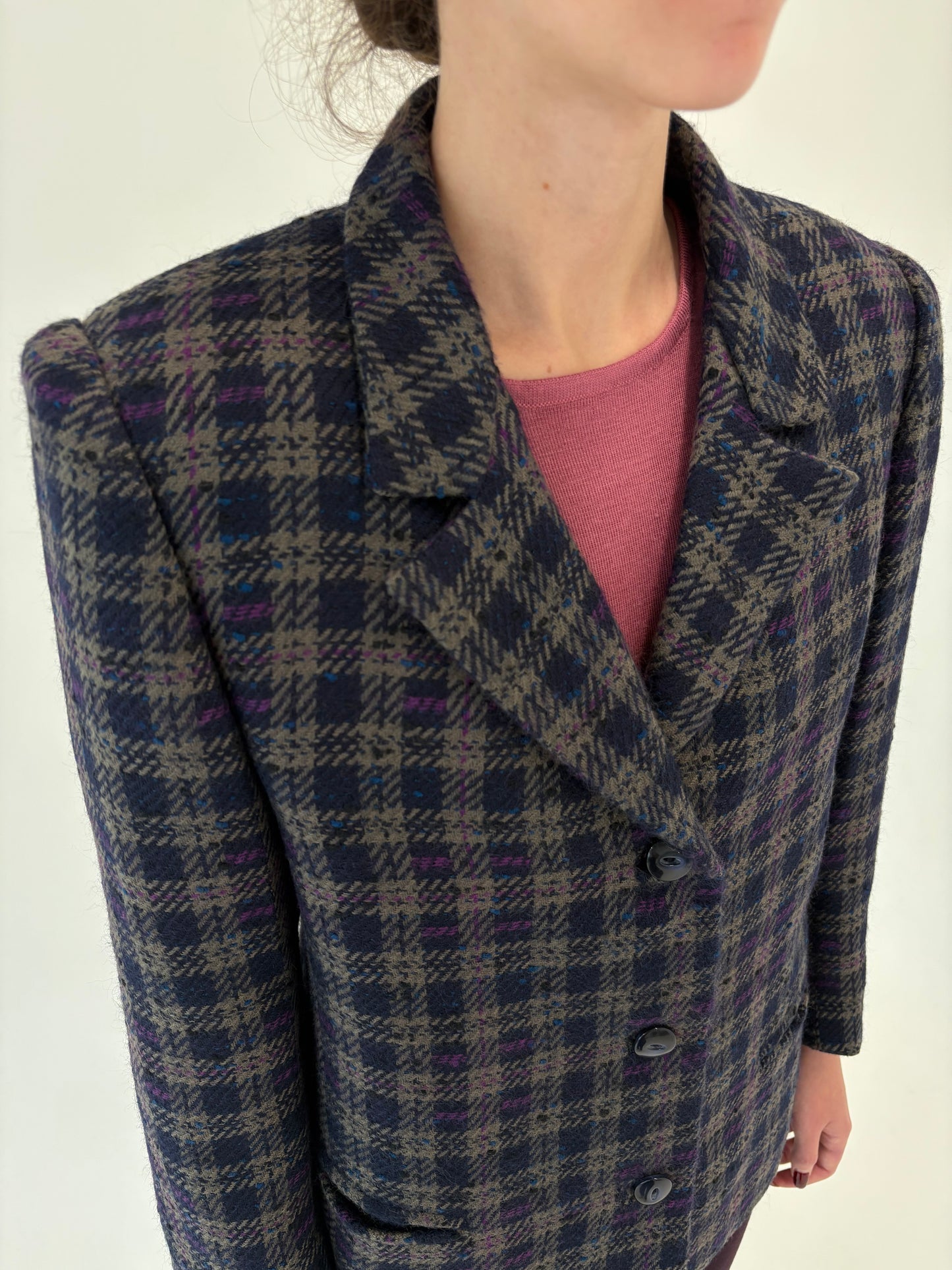 Sacou petite din tweed de lana excepțional cu inserții fucsia